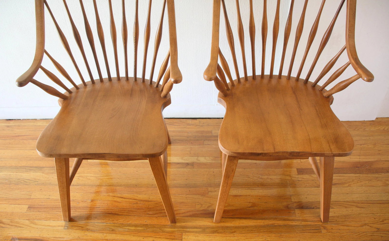 Mid Century Modern Style Pair of Windsor Chairs by Broyhill - 5