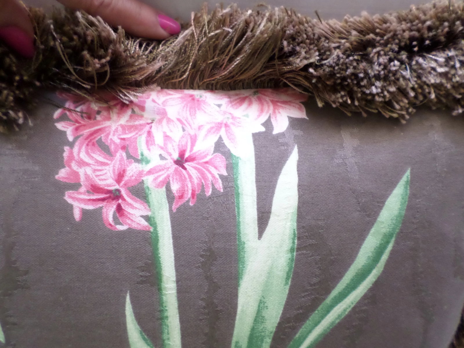 Brown Feather Pillow With Flowers & Chinese Vase Design - 3