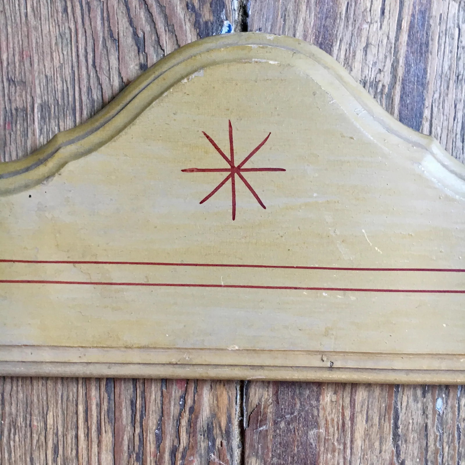 Folk Victorian Painted Wood Towel Rack - 3