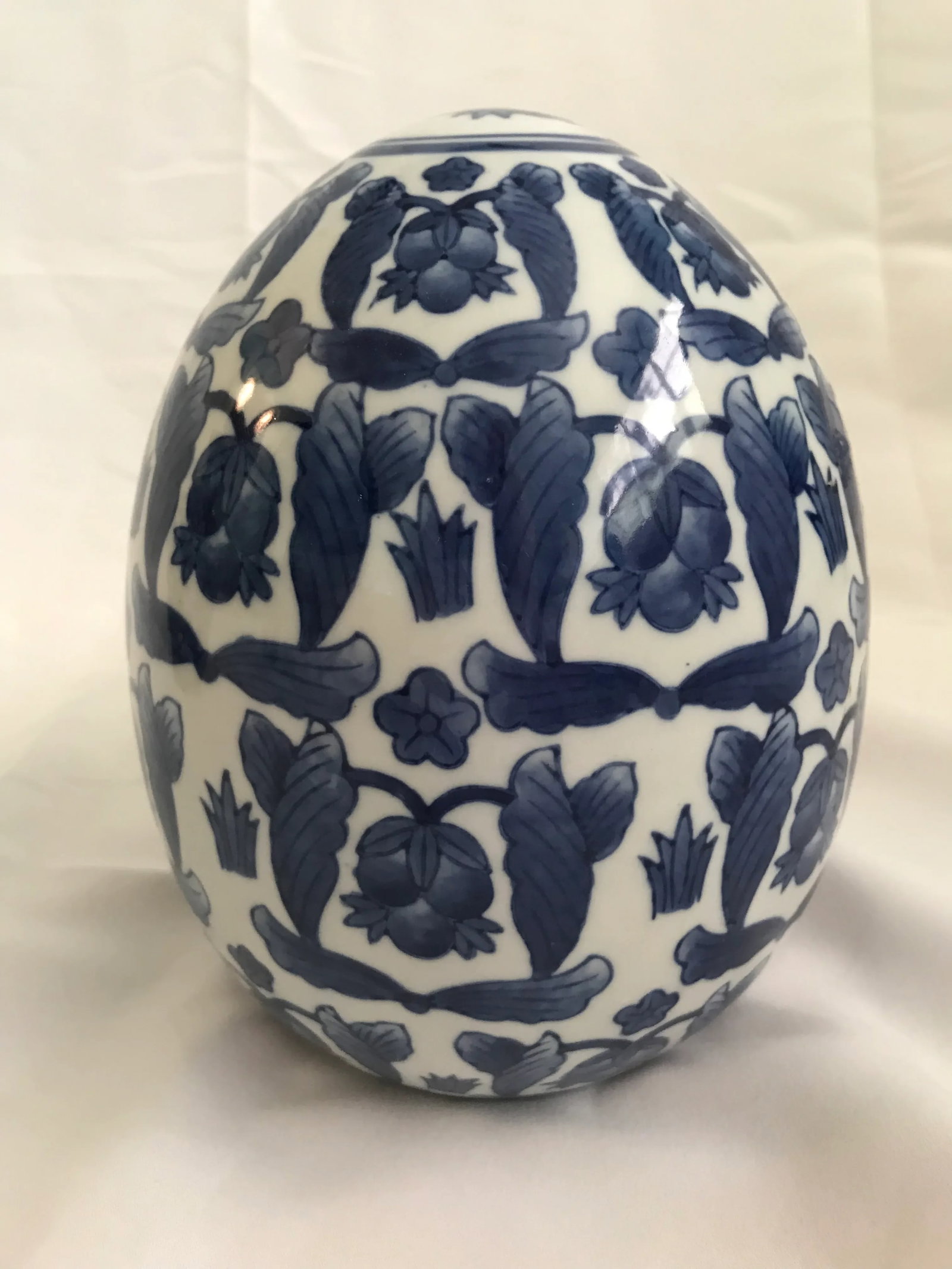 Vintage Chinese Chinoiserie Blue and White Egg - 3