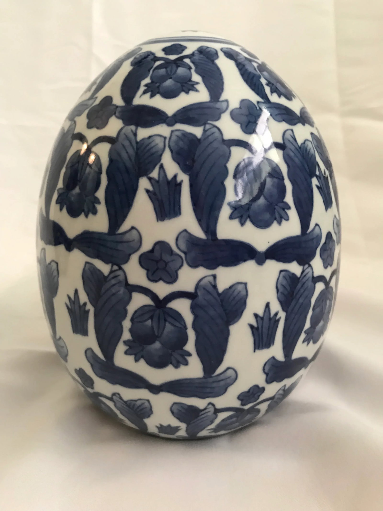 Vintage Chinese Chinoiserie Blue and White Egg - 4