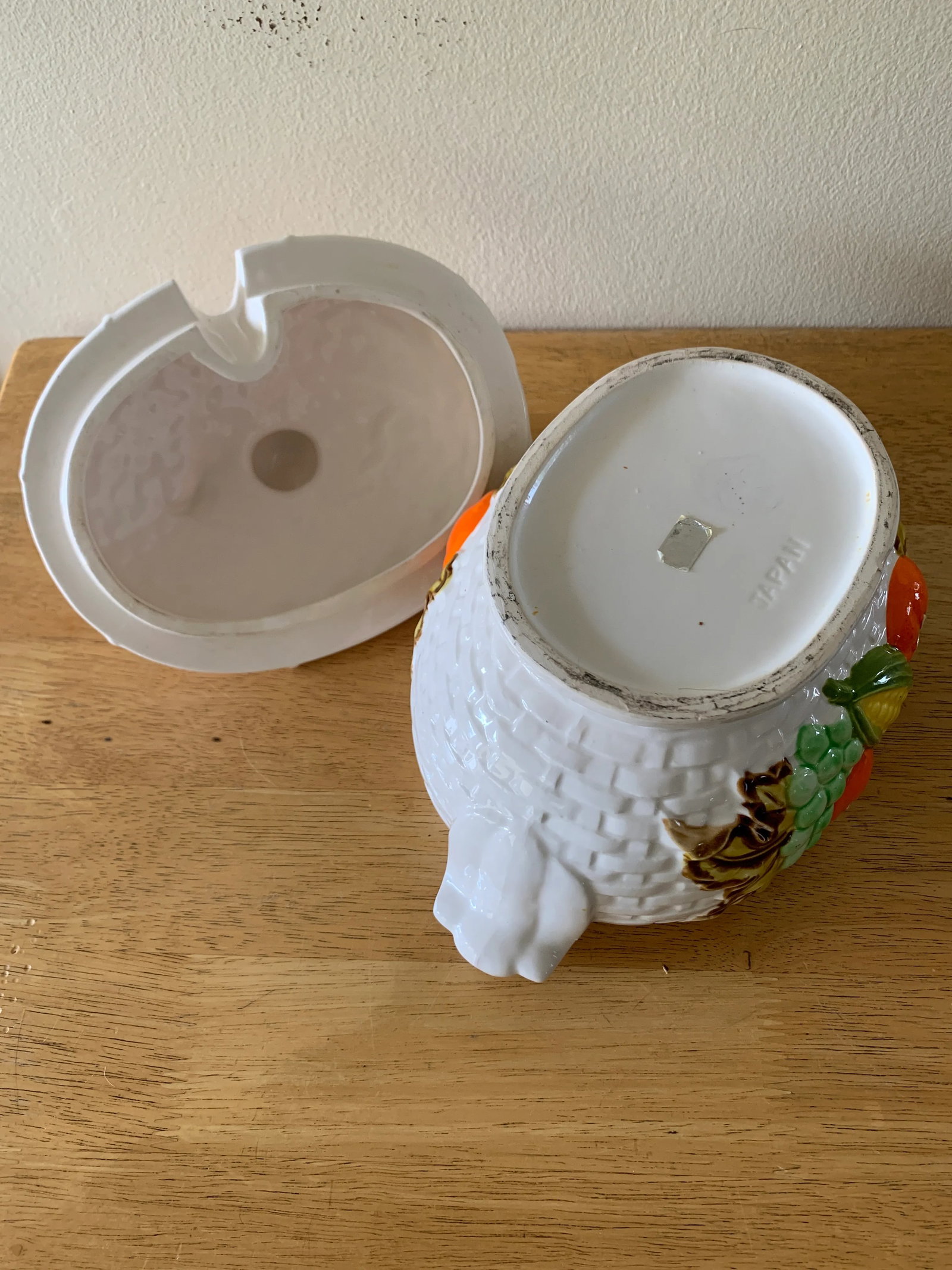 Vintage Cottage Style Ceramic Soup Tureen - 4