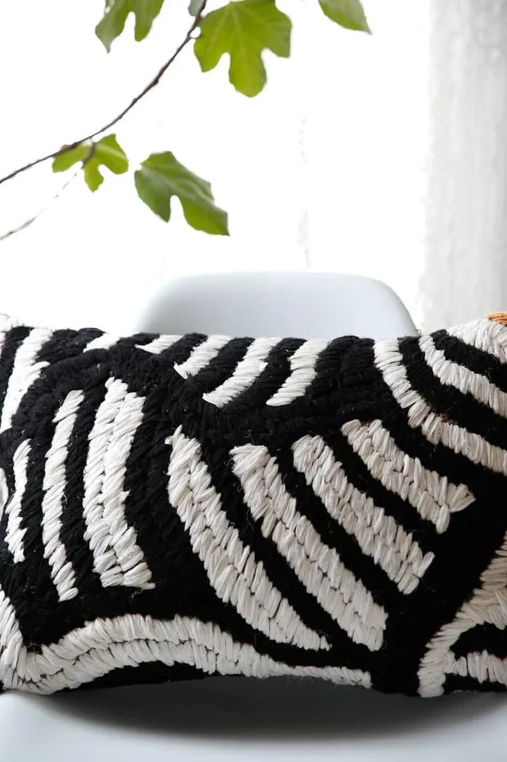 Moroccan Flat-Weave Boucherouite Pillow in Black, White and Orange - 23 - 3