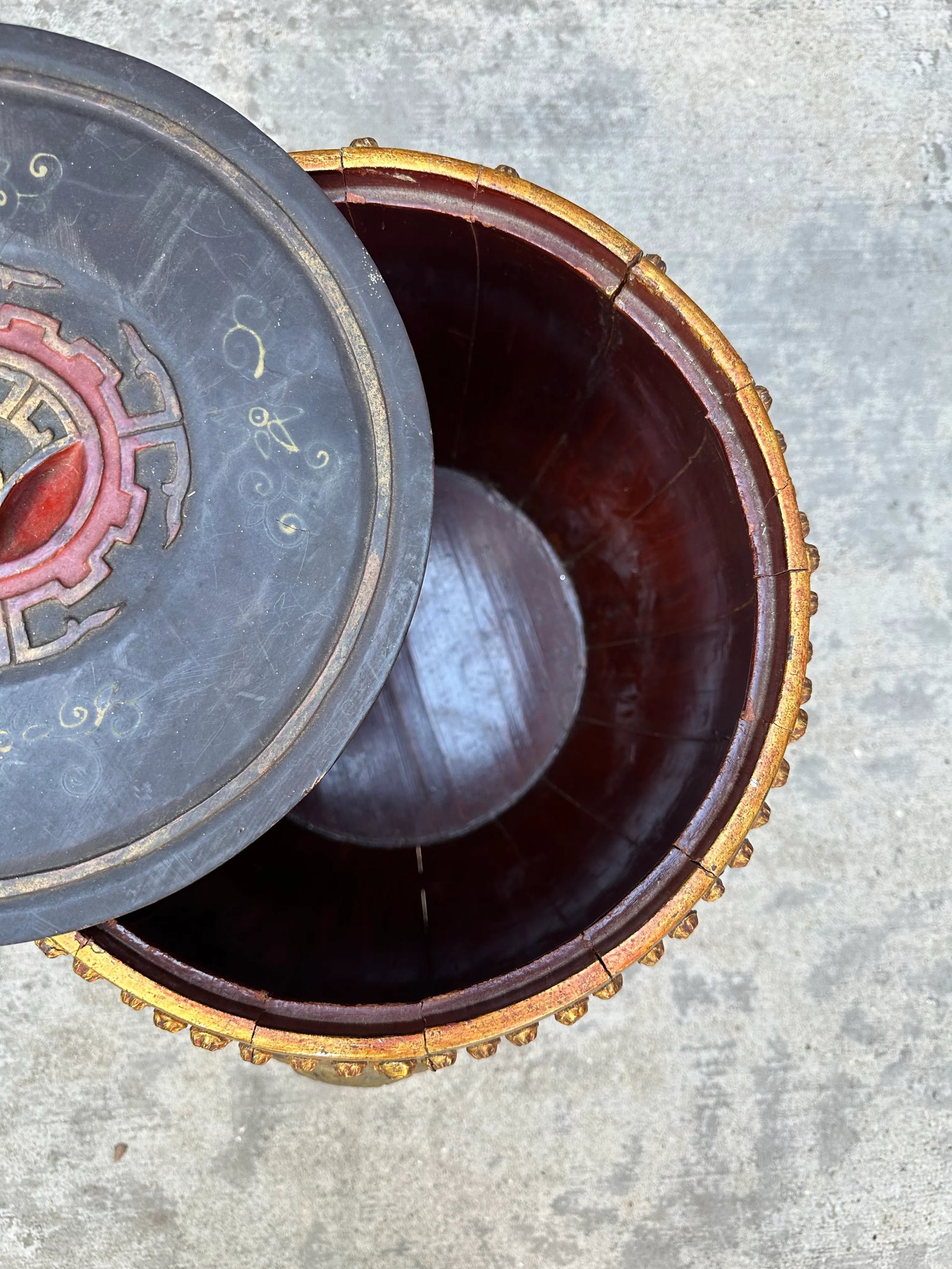 Vintage Mid Century Hollywood Regency Polychrome Painted Asian Wood Drum Stool With Storage - 5
