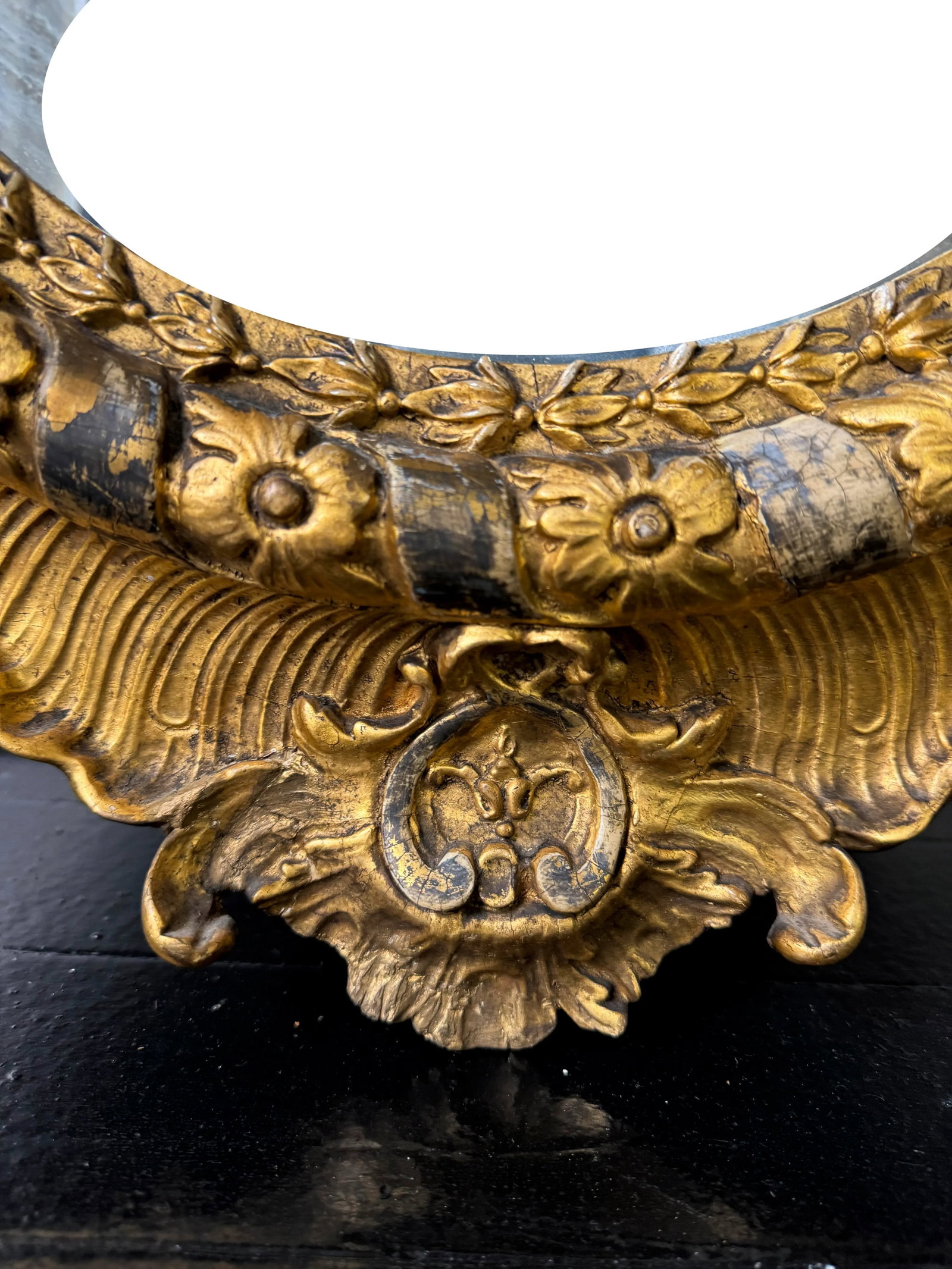 Antique Late 19th Century Carved Oval Gilt Mirror - 4