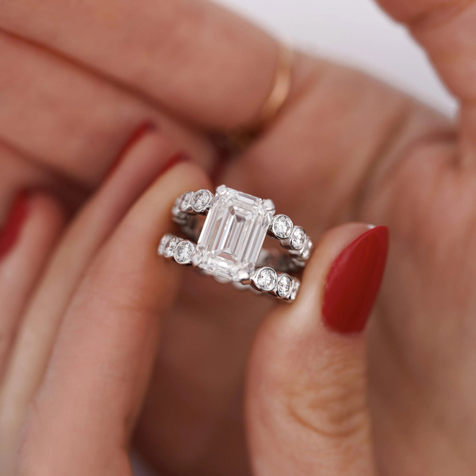 Igi Cert. 10.05 Carat Emerald Cut Lab Grown Diamond Platinum Split Open Ring, Size 6 - 4