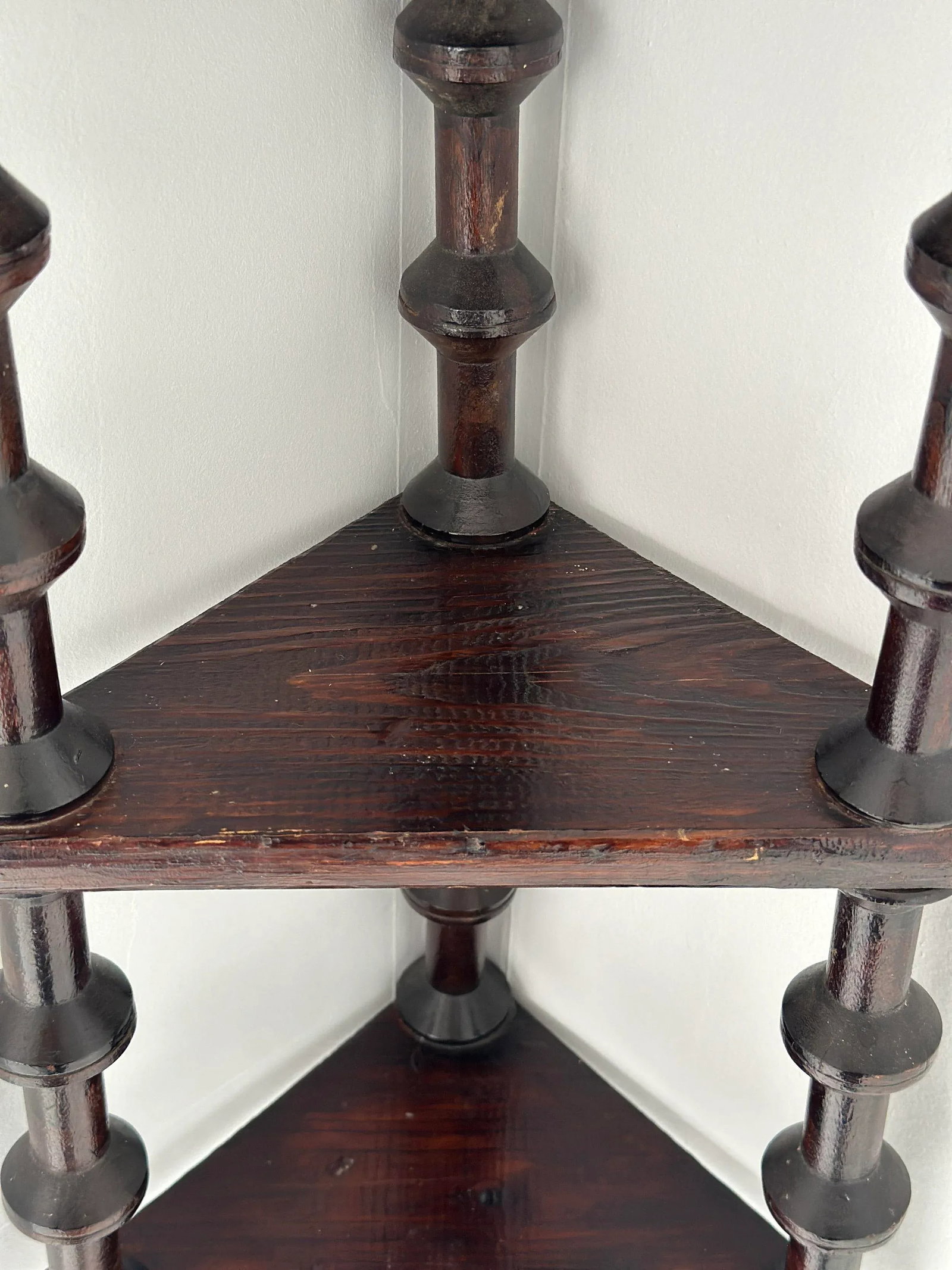 Vintage Folk Art Spool Corner Shelf, Circa Early 20th Century - 12