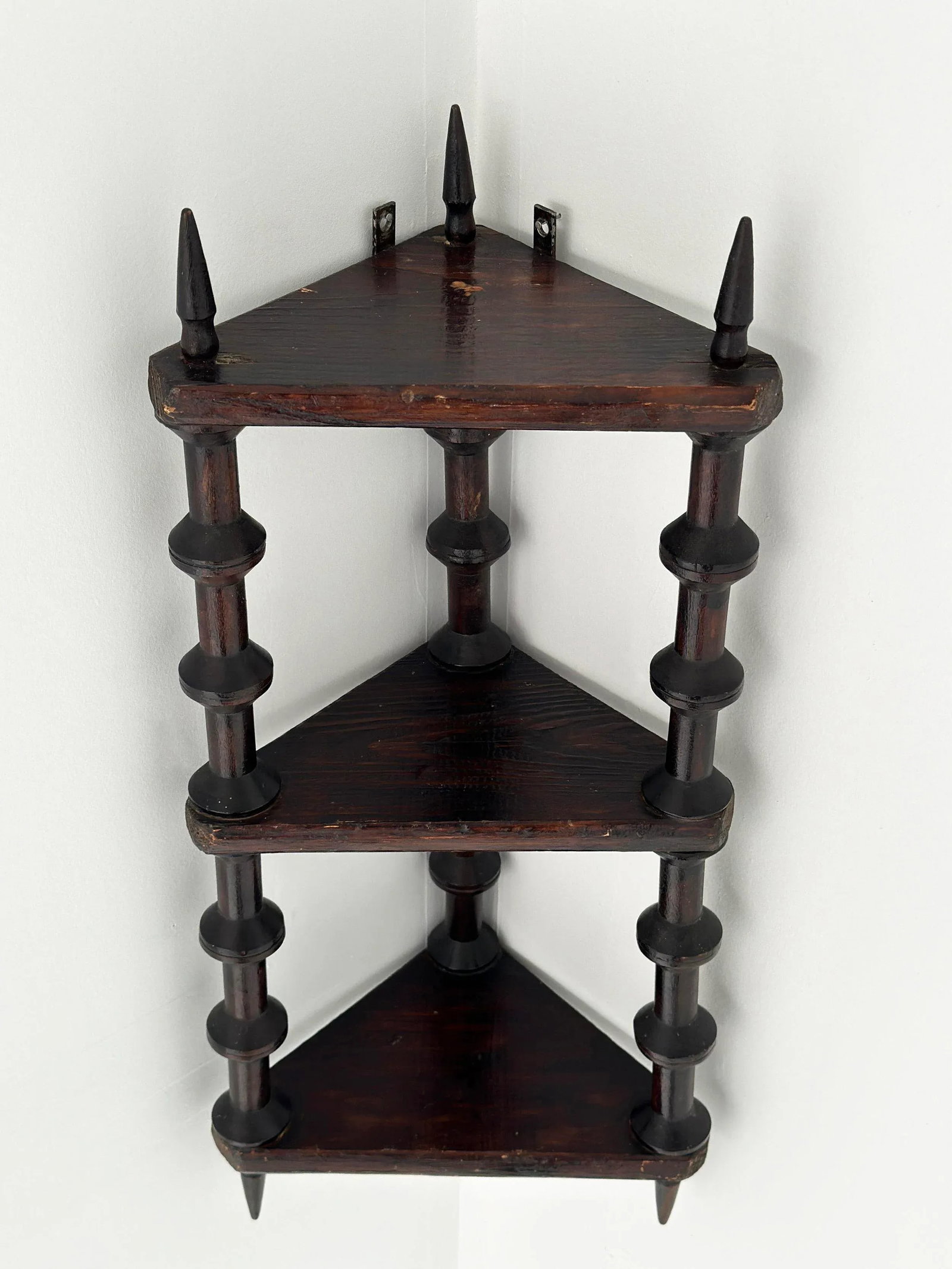Vintage Folk Art Spool Corner Shelf, Circa Early 20th Century - 4