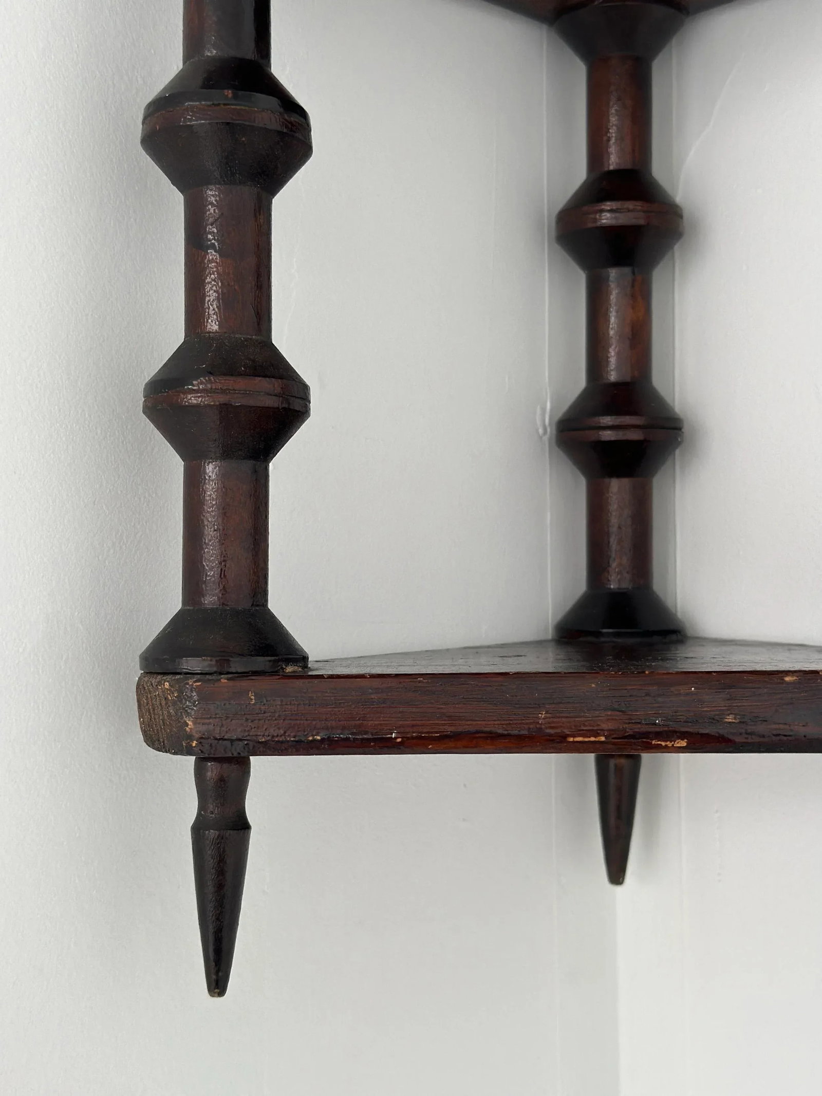 Vintage Folk Art Spool Corner Shelf, Circa Early 20th Century - 8