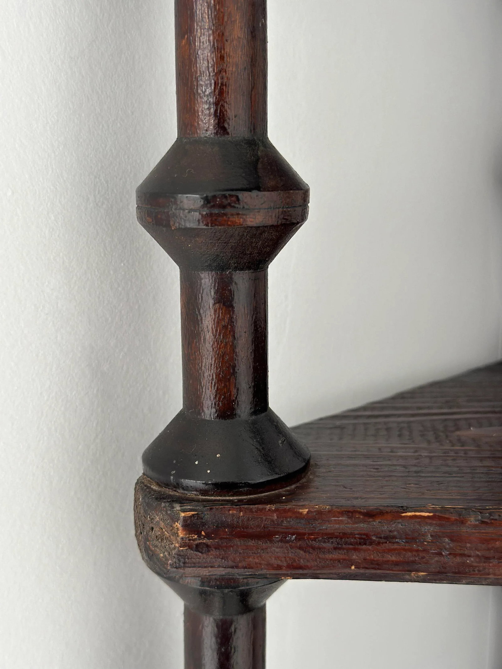 Vintage Folk Art Spool Corner Shelf, Circa Early 20th Century - 9