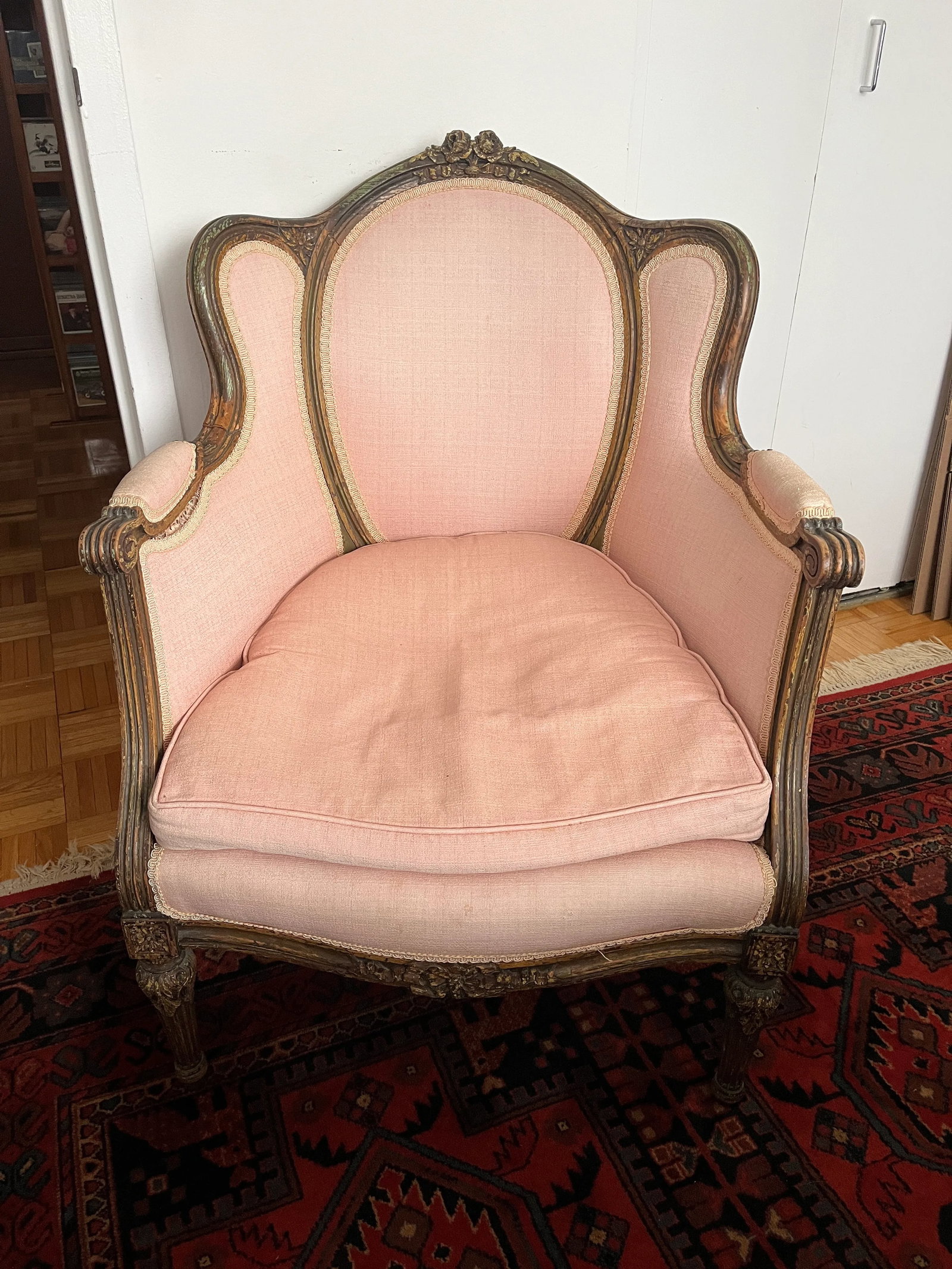 Early 19th Century Exquisite Round Wingback Antique Pink Side Chair Louis XV Style - 2