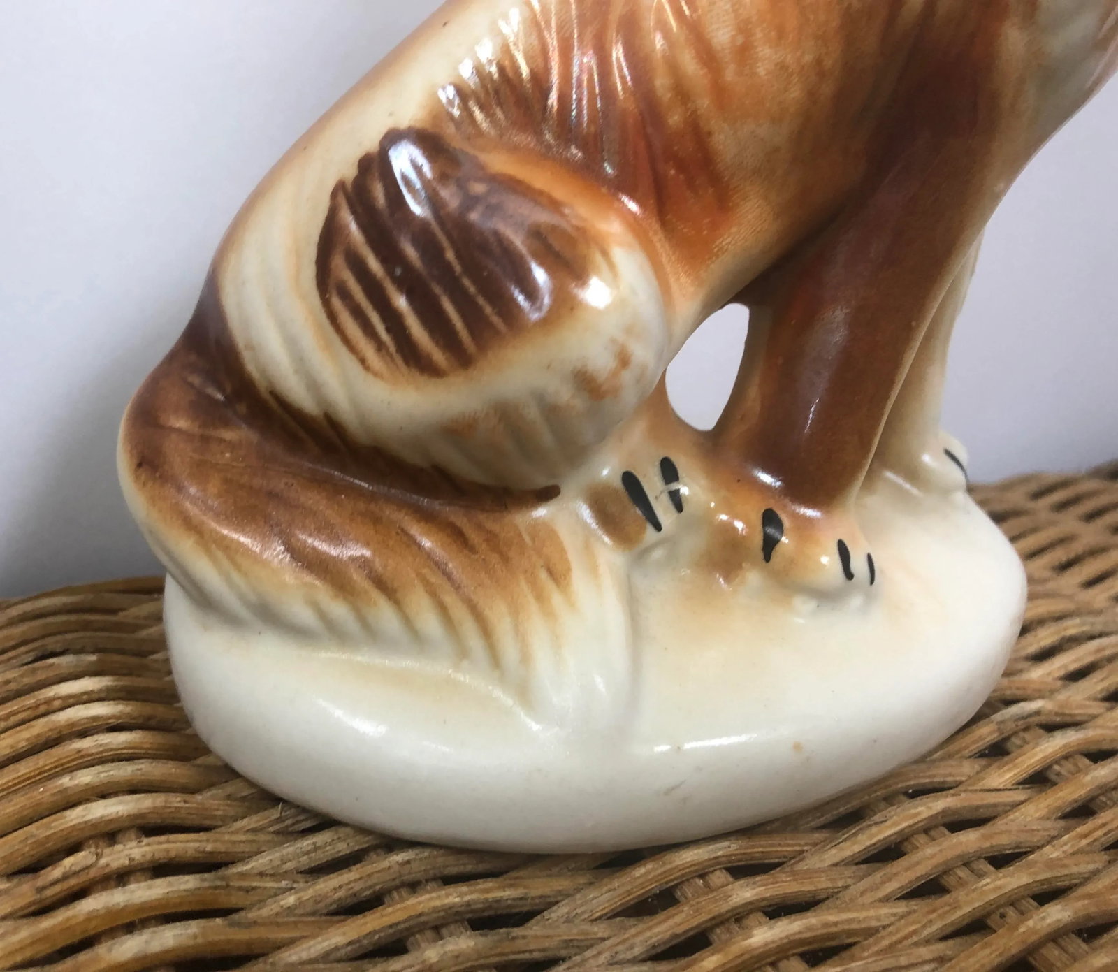 Brazilian Ceramic Lusterware Coyote Dog Figurine - 3