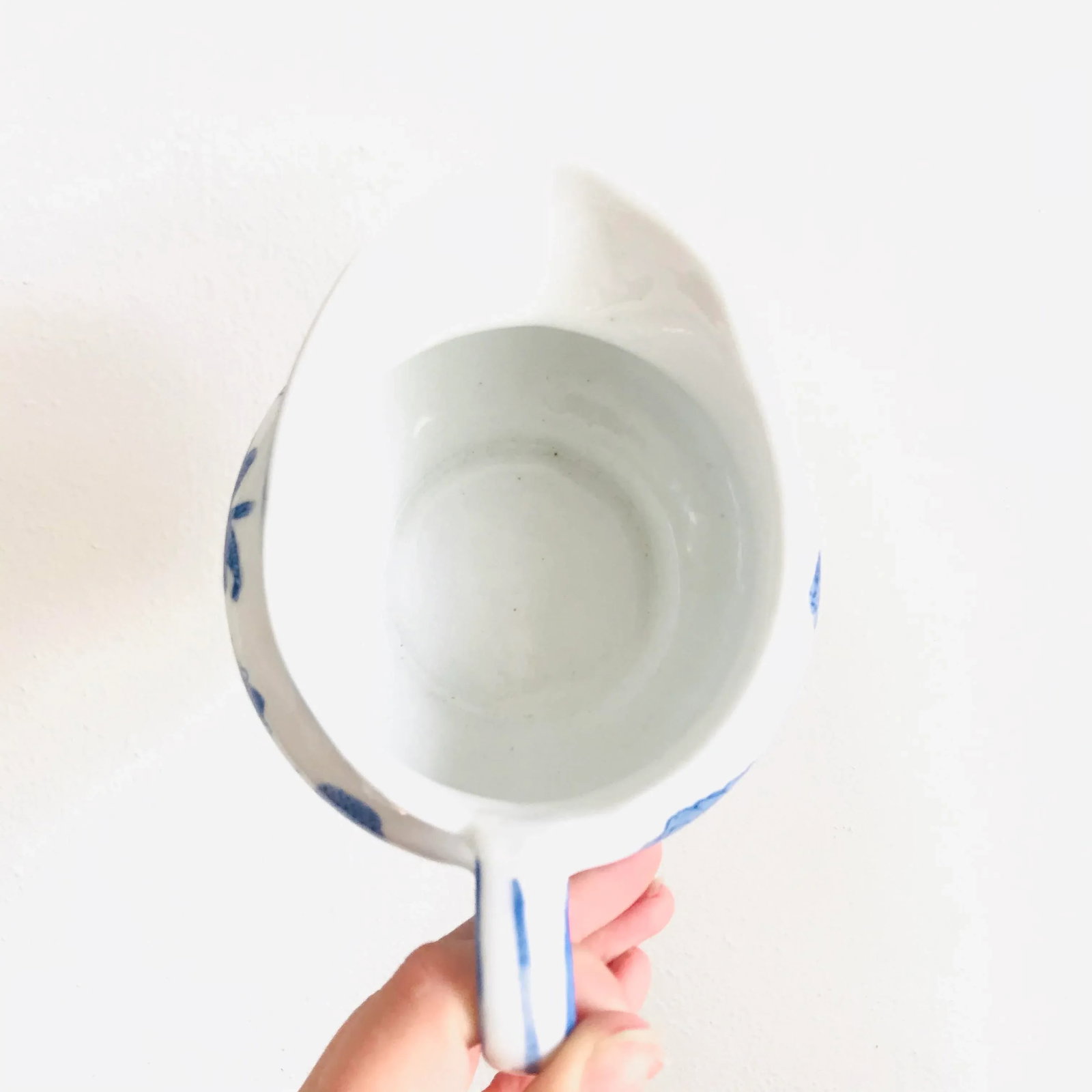 Vintage Willow-Ware Style Chinoiserie Blue and White Gravy Boat Pitcher - 5