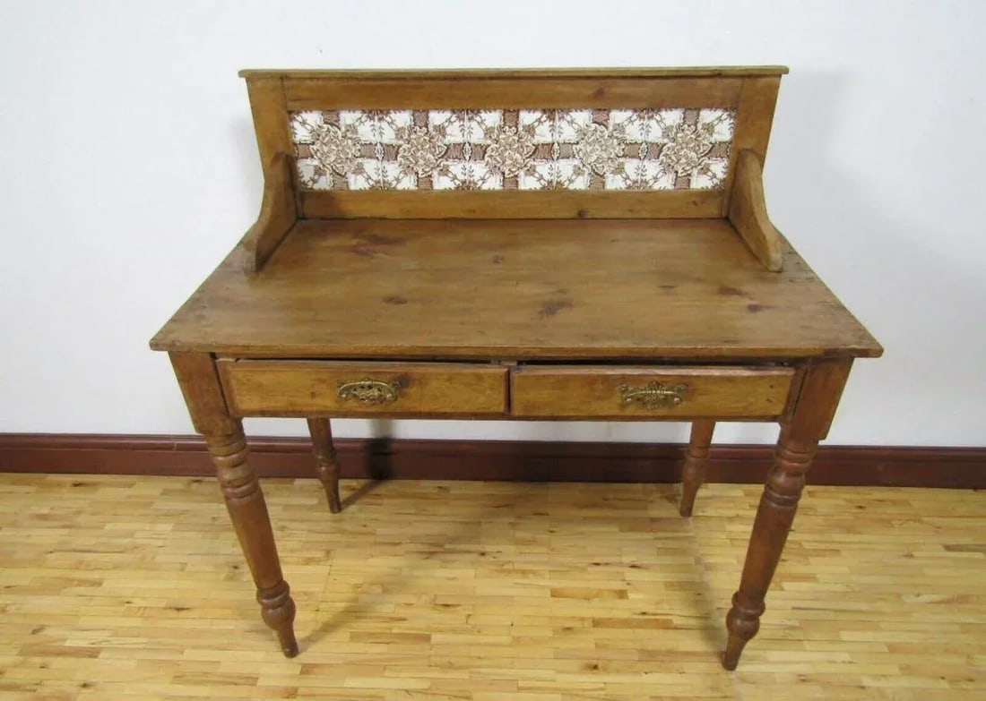 1890s English Victorian Pine Washstand With Tile Backsplash - 2