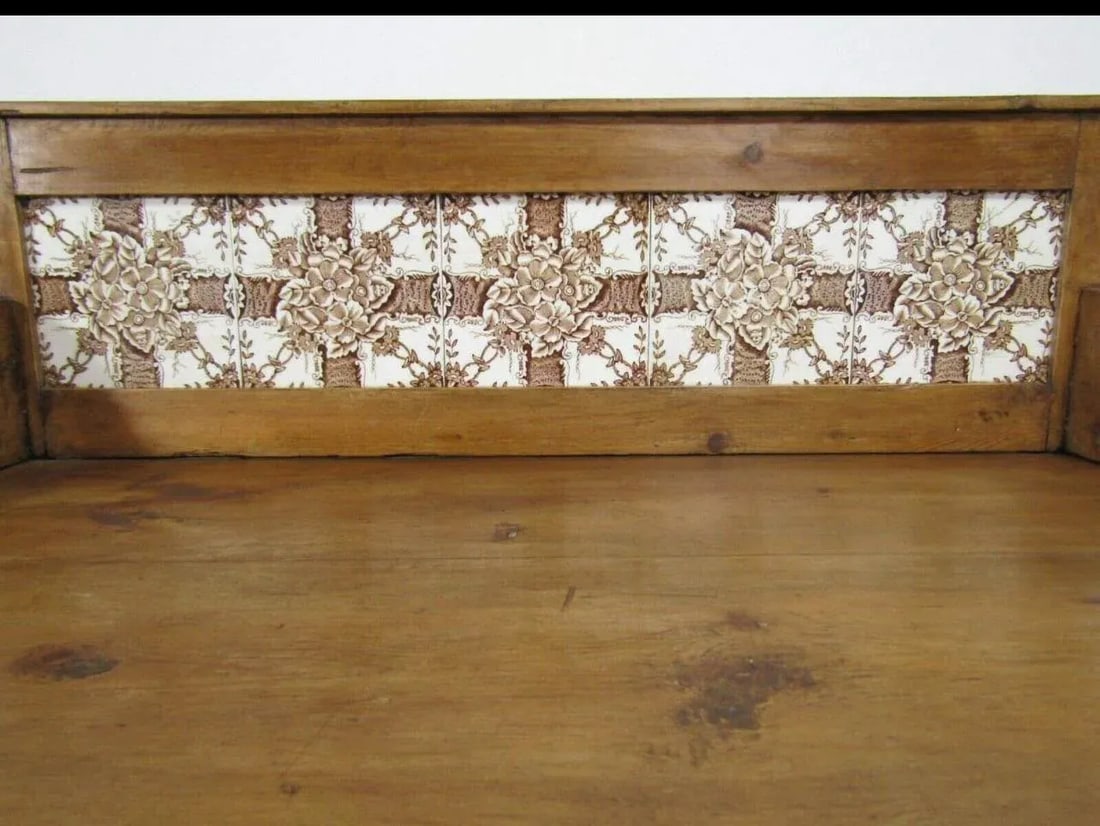 1890s English Victorian Pine Washstand With Tile Backsplash - 5