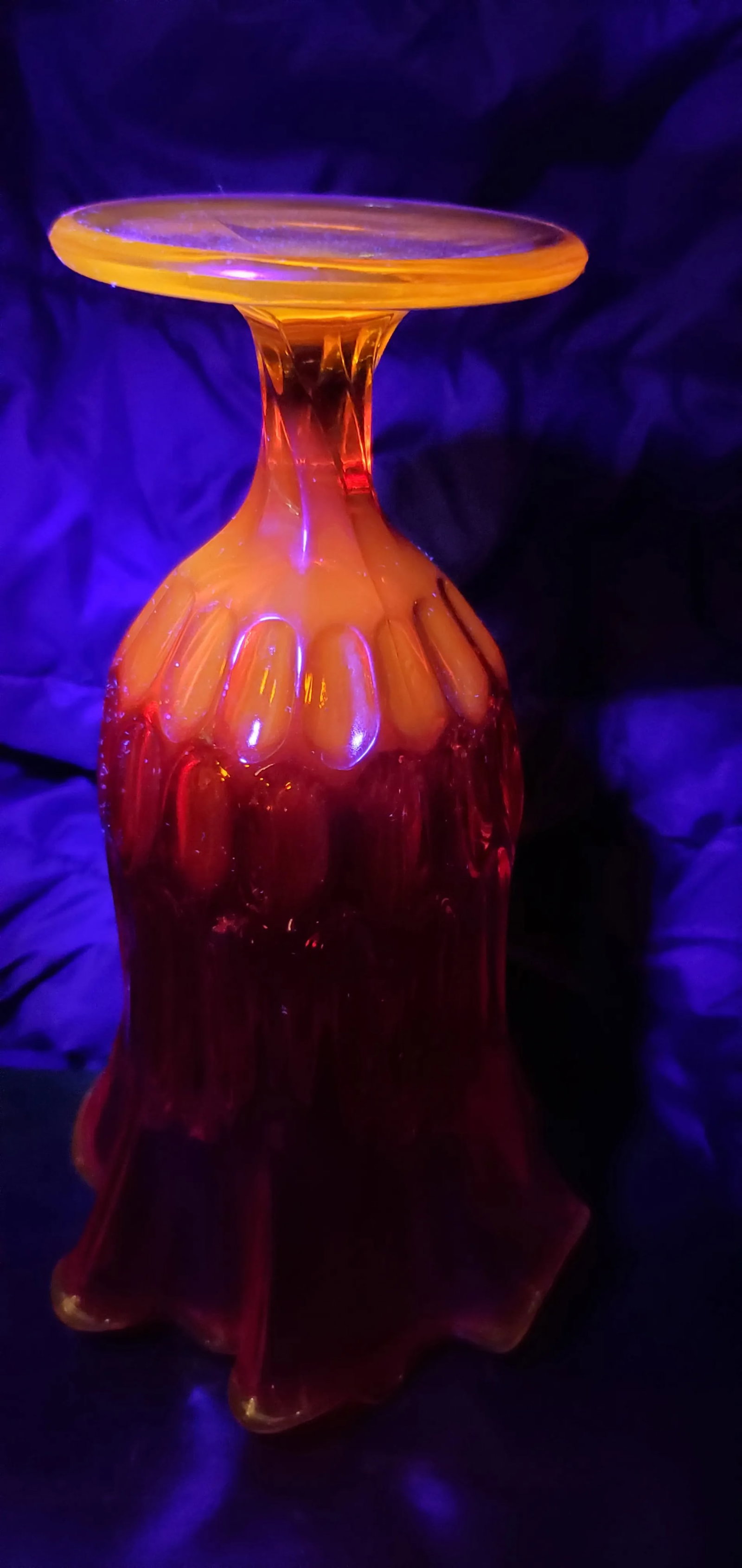 Mid Century Fenton Amberina Swung Thumbprint Hankerchirf Vase - 4