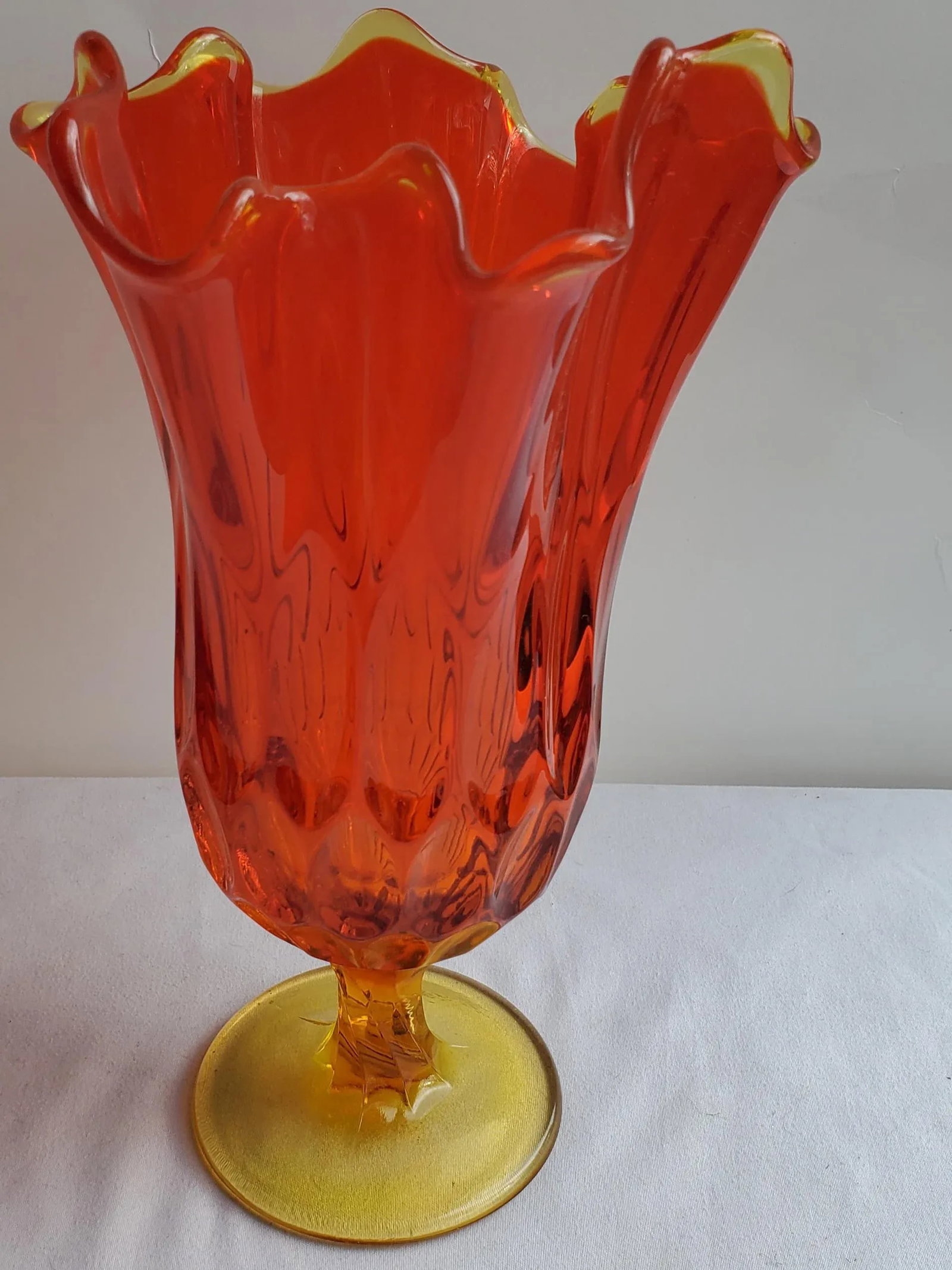 Mid Century Fenton Amberina Swung Thumbprint Hankerchirf Vase - 7