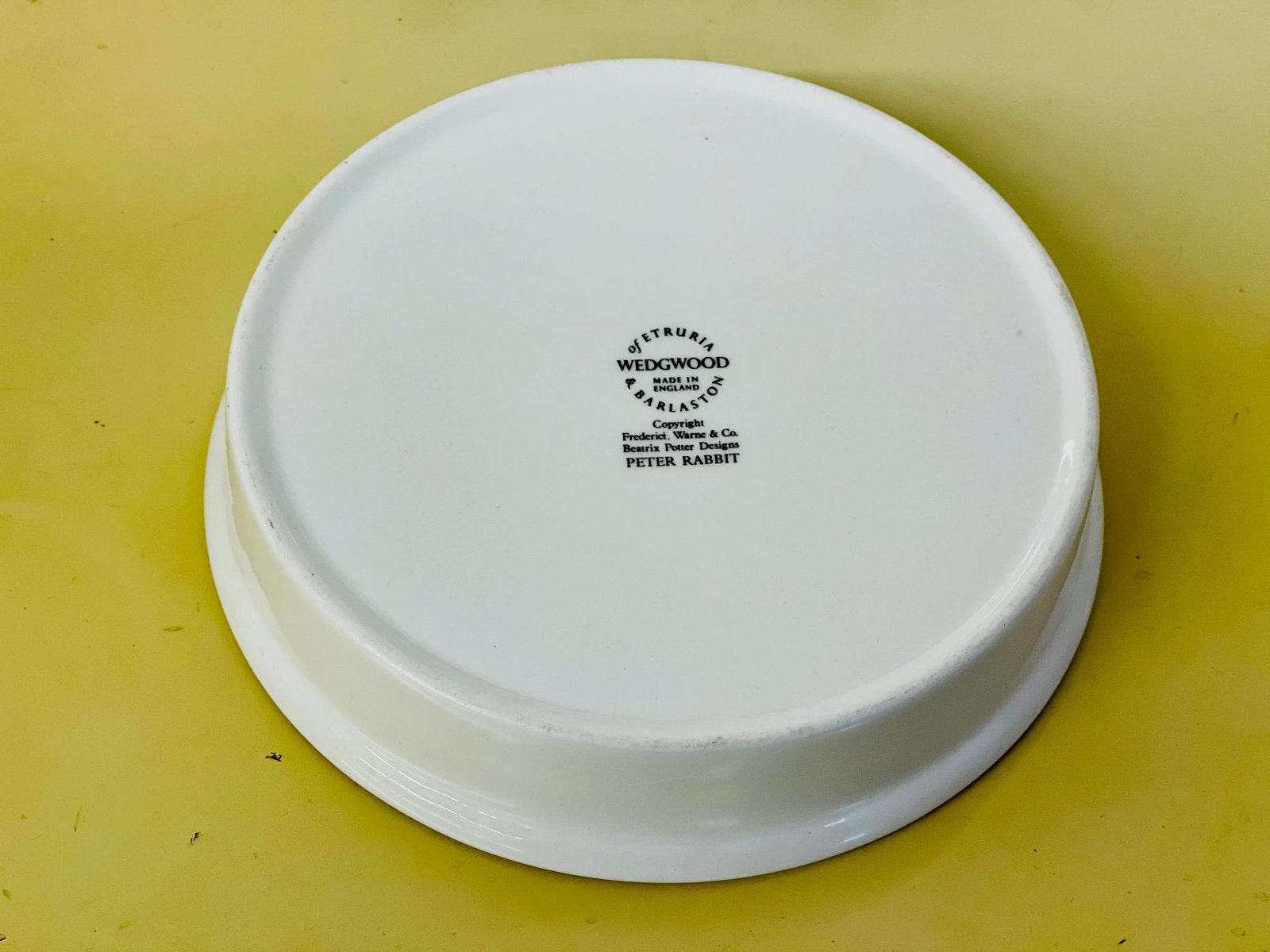 Vintage Mid 20th Century Wedgwood "Peter Rabbit" Baby Bowl - 3