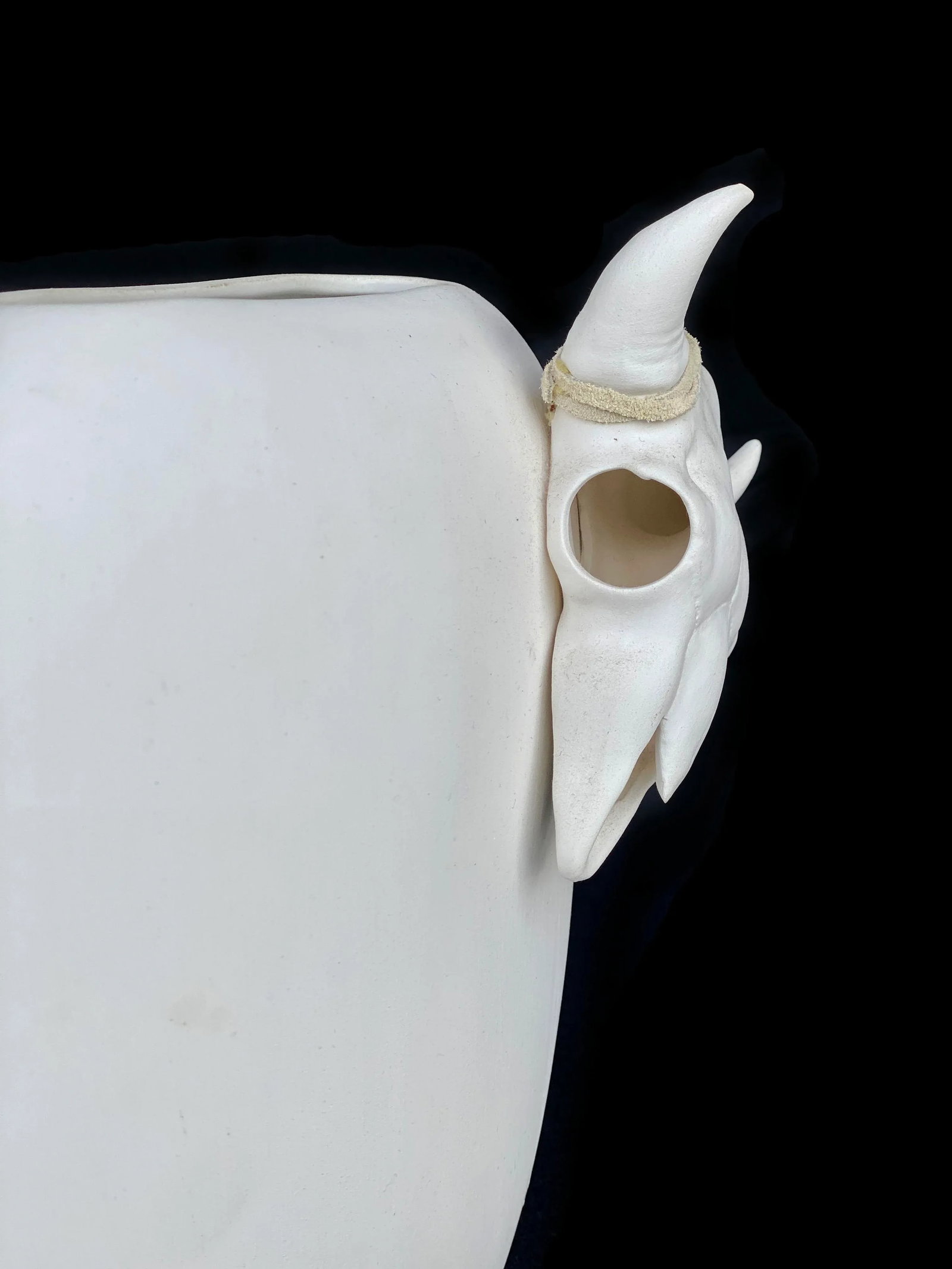 Vintage Terra Cotta Navajo Southwestern Vase W/ Steer Skull Motif - 8