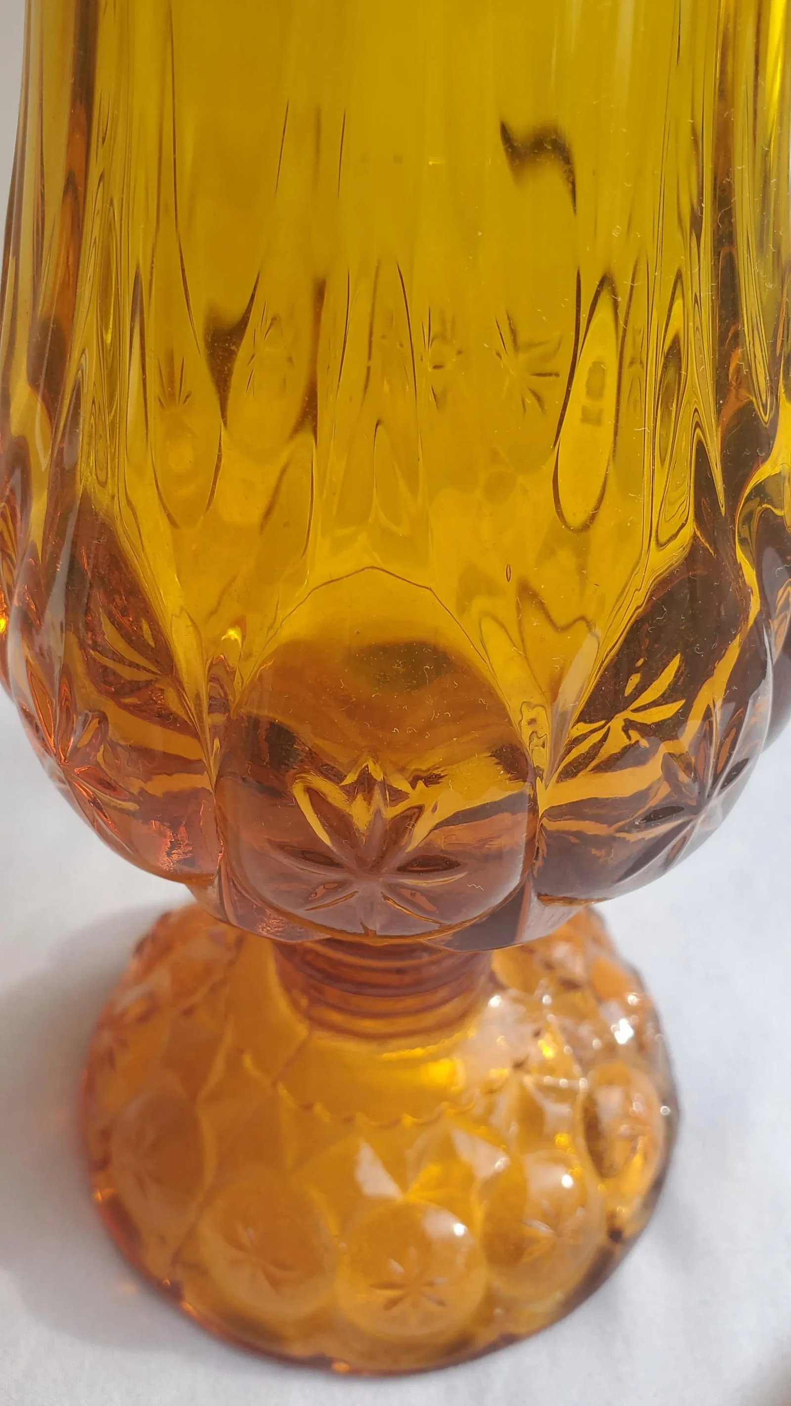 1966 Kanawha Amber Moon and Stars Glass Swung Vase - 4