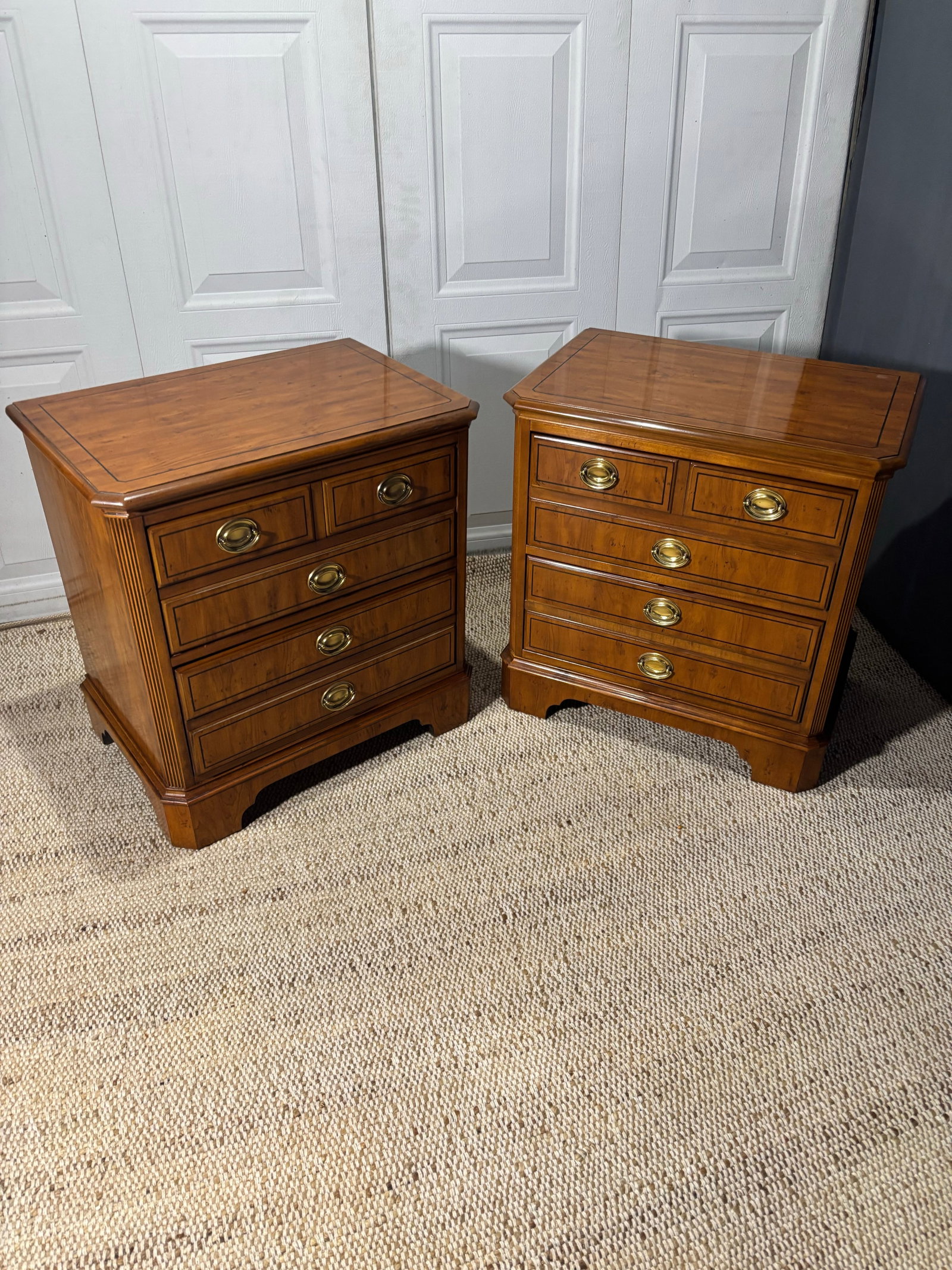 Late 20th Century Yew Wood Nightstands From the Yorkshire Collection by Drexel Heritage, 2 Pieces - 10