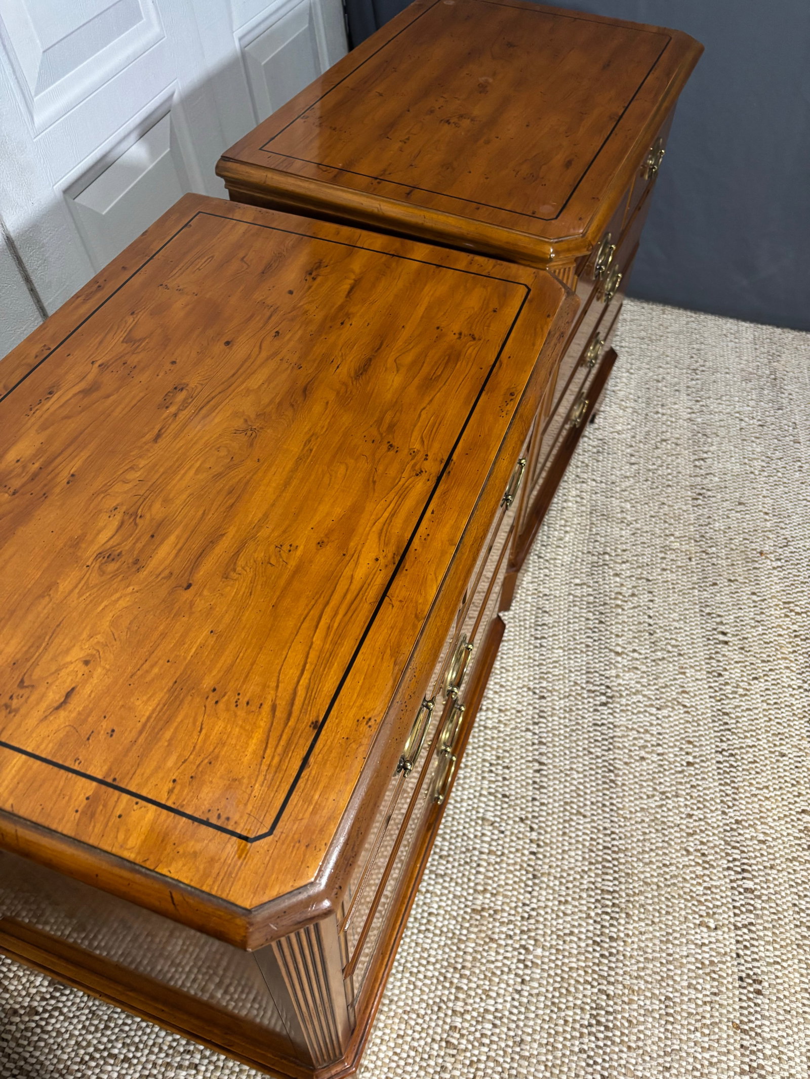 Late 20th Century Yew Wood Nightstands From the Yorkshire Collection by Drexel Heritage, 2 Pieces - 6
