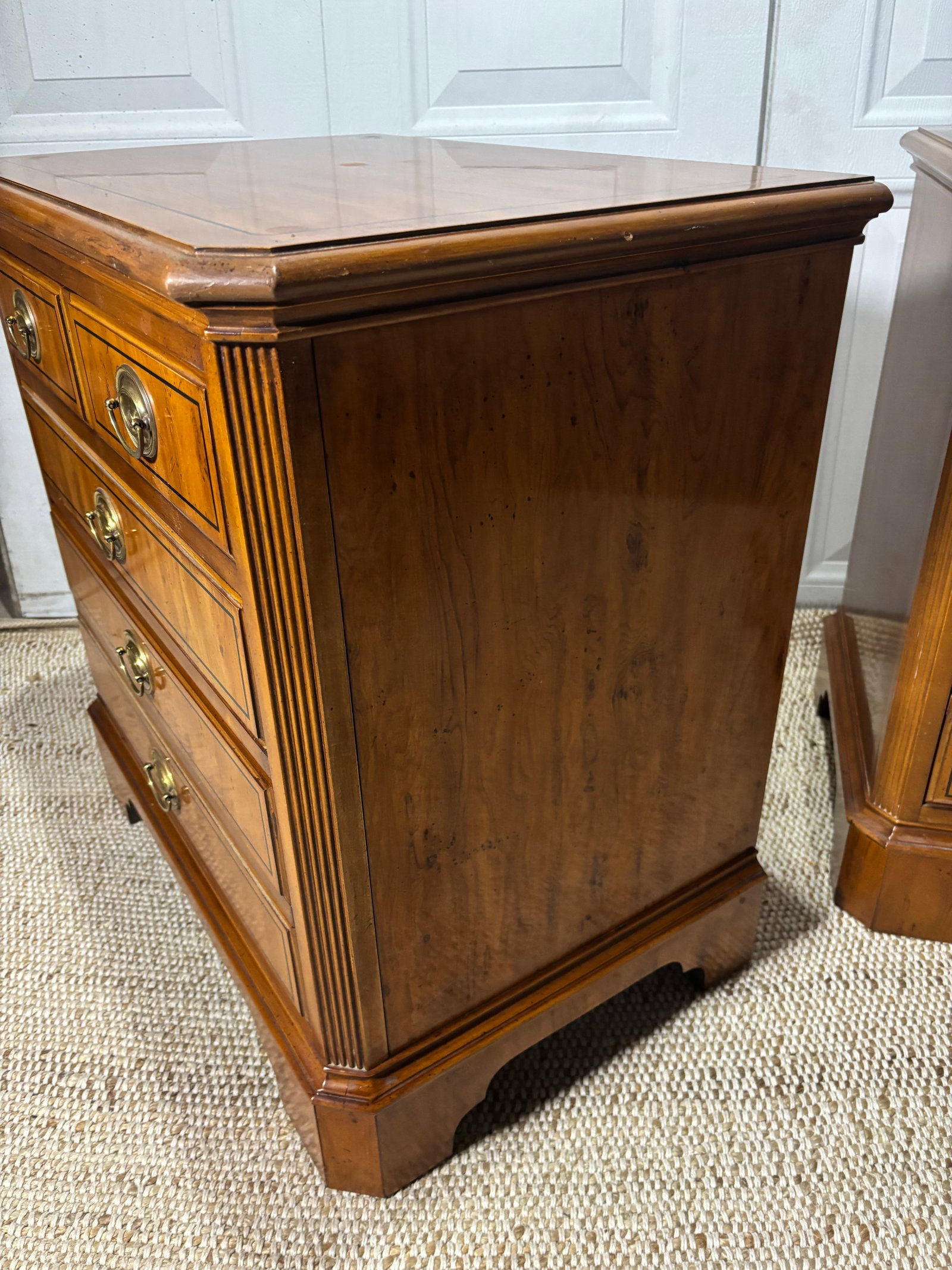 Late 20th Century Yew Wood Nightstands From the Yorkshire Collection by Drexel Heritage, 2 Pieces - 7