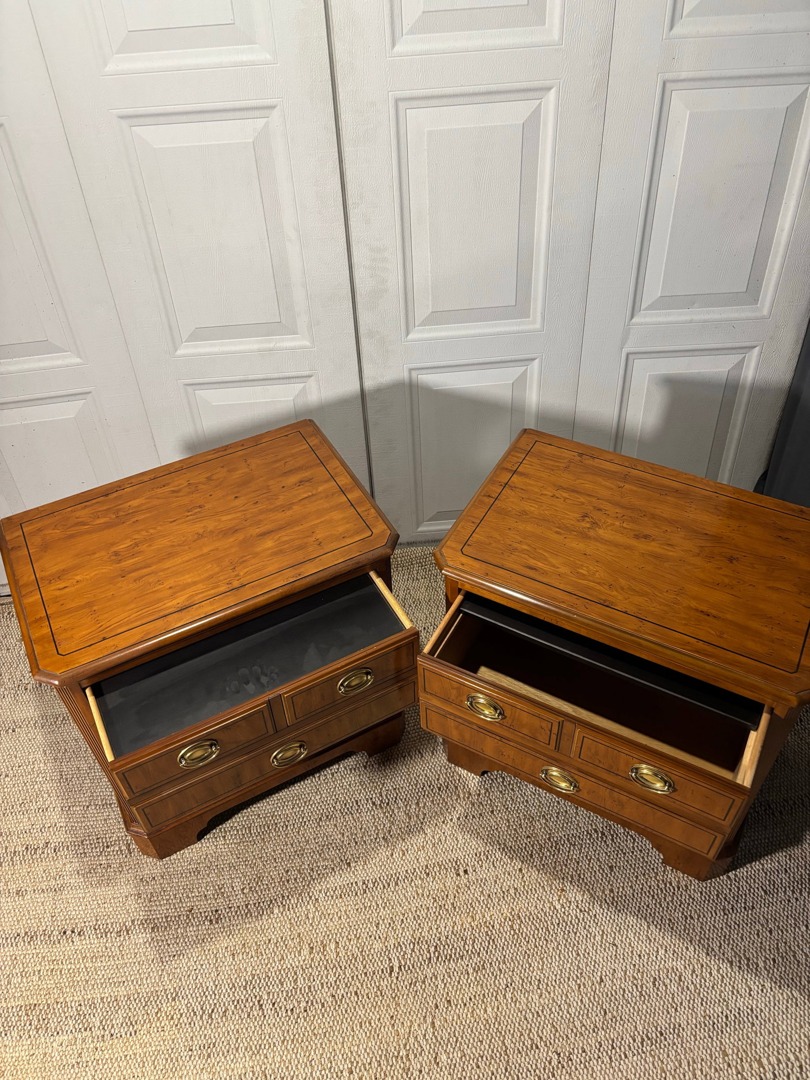 Late 20th Century Yew Wood Nightstands From the Yorkshire Collection by Drexel Heritage, 2 Pieces - 9