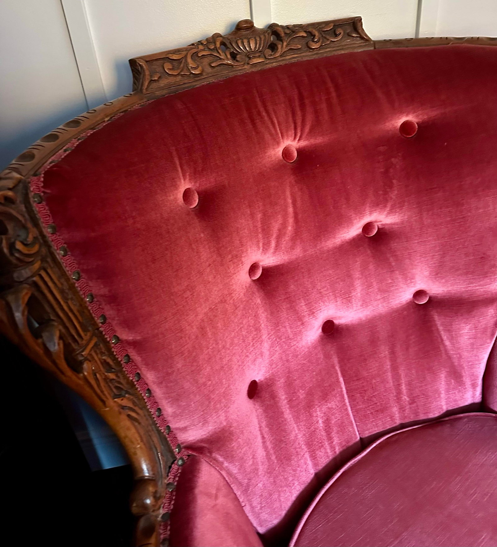 Antique Victorian Dark Pink Velvet Wingback Chair - 4