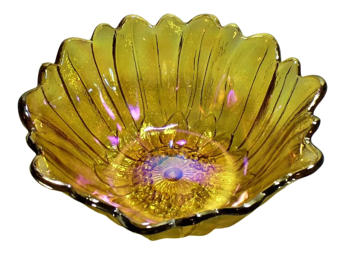 Vintage Indiana Glass Carnival Floral Glass Bowl: Beautiful carnival glass floral design bowl. 1920s Mid-Century Modern Iridescent Light Amber Carnival Floral Glass Bowl. Lily Pons made by Indiana Glass. Piece is more iridescent than is indicated in