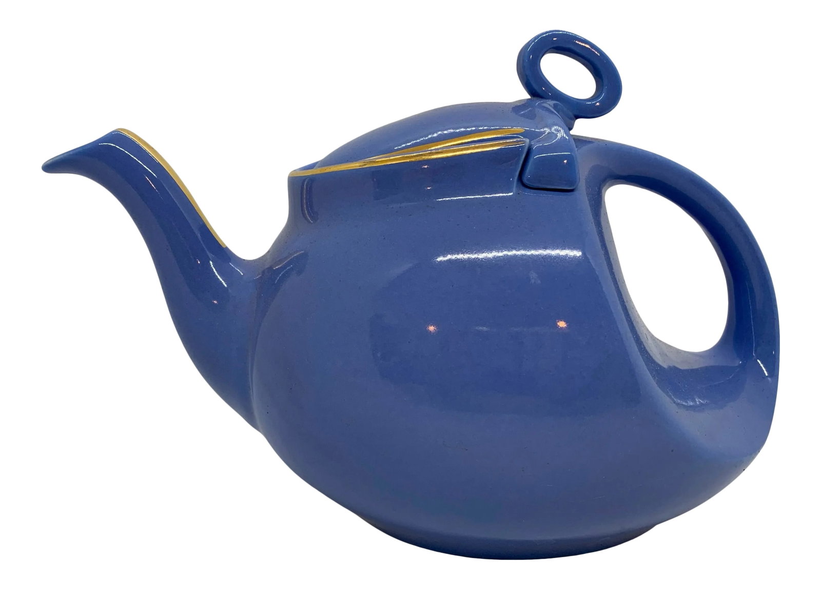 Vintage Hall Hook Lid Tea Pot: Collectors Vintage hook lid Hall teapot in periwinkle blue and 24k gold leaf detailing. 6 cup made in USA numbered.Beautiful periwinkle color Condition: Alterations: Original Condition Unaltered