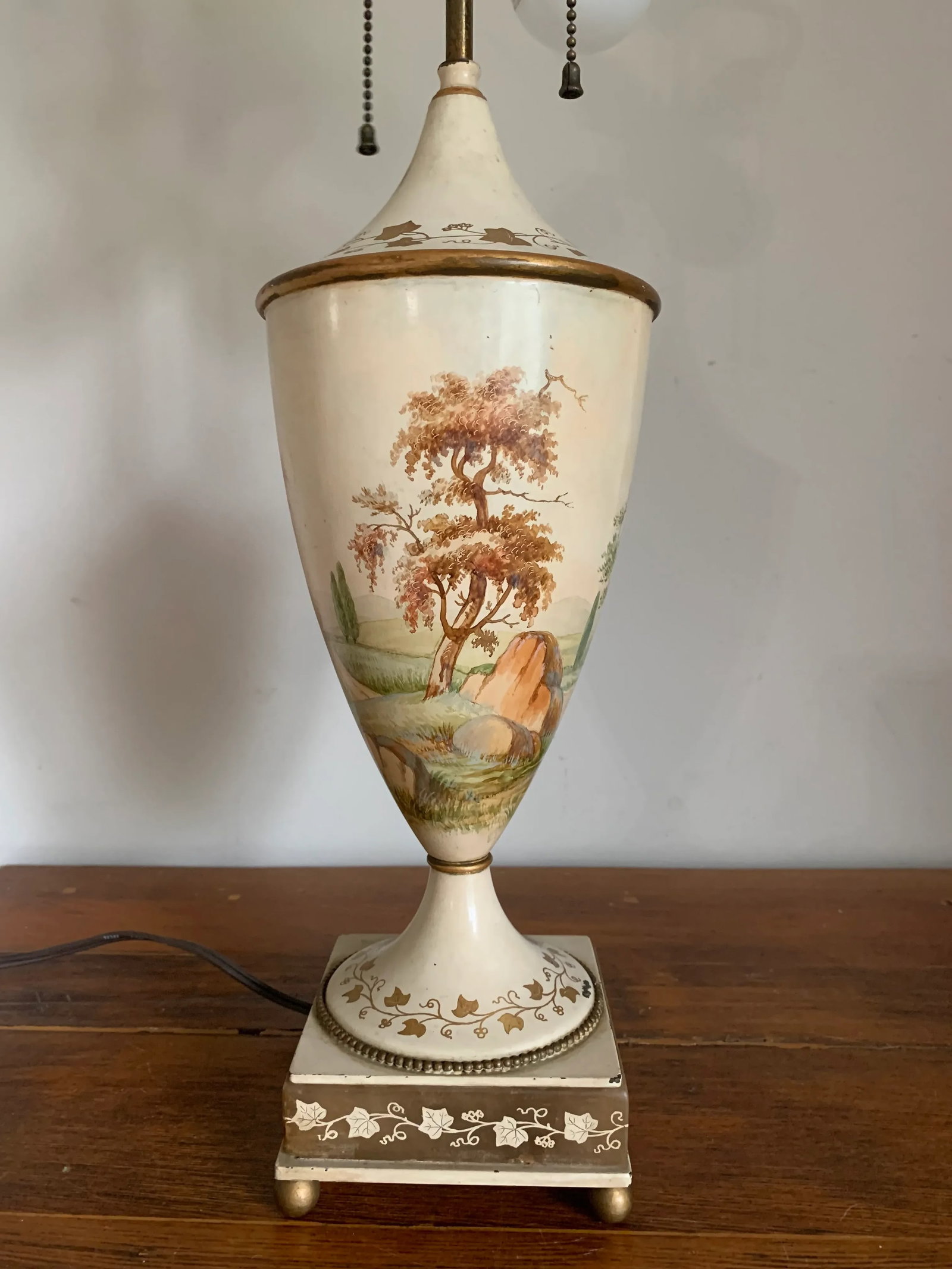 Vintage 1930s French Hand Painted Toleware Table Lamp - 5