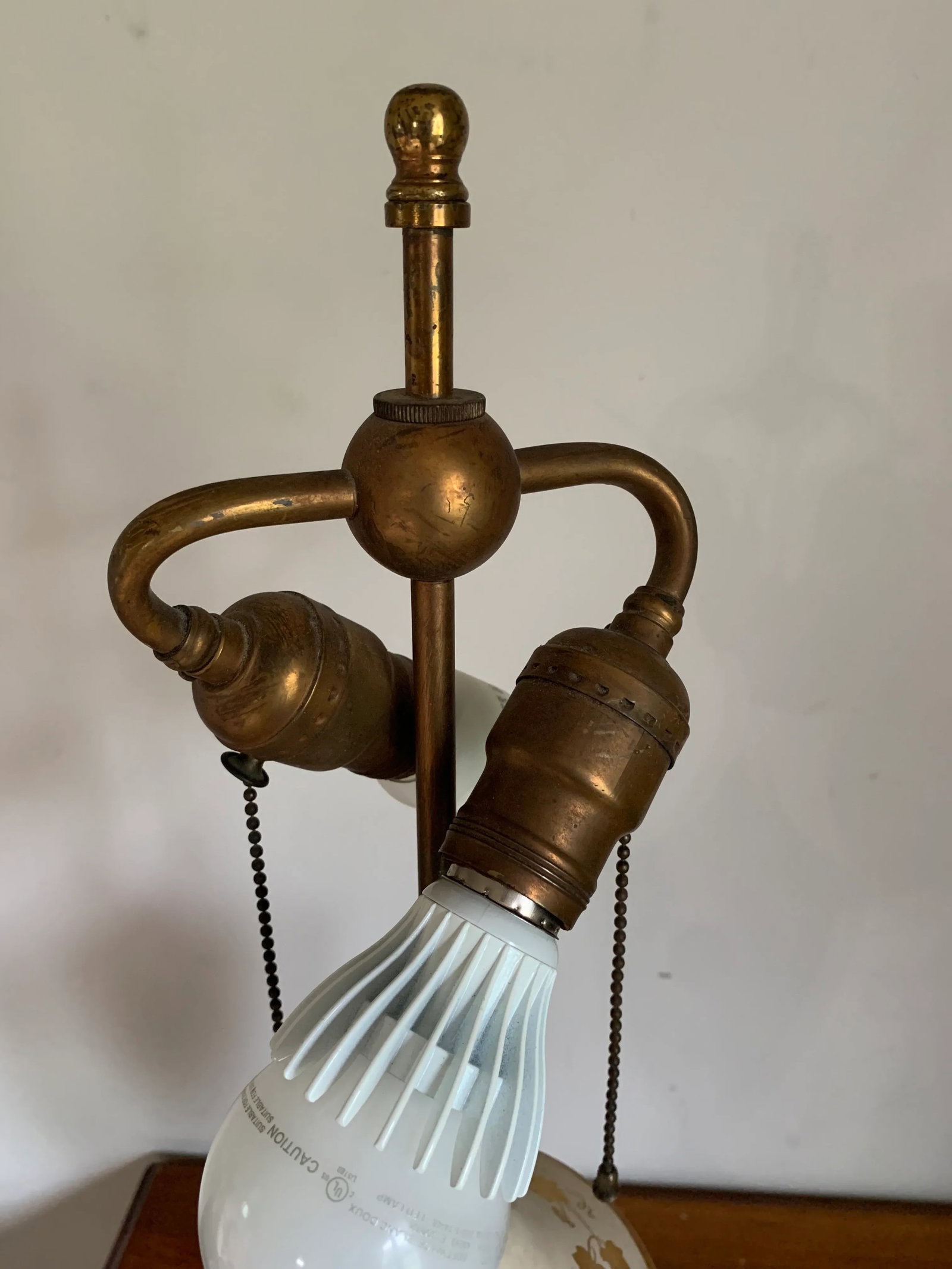 Vintage 1930s French Hand Painted Toleware Table Lamp - 8