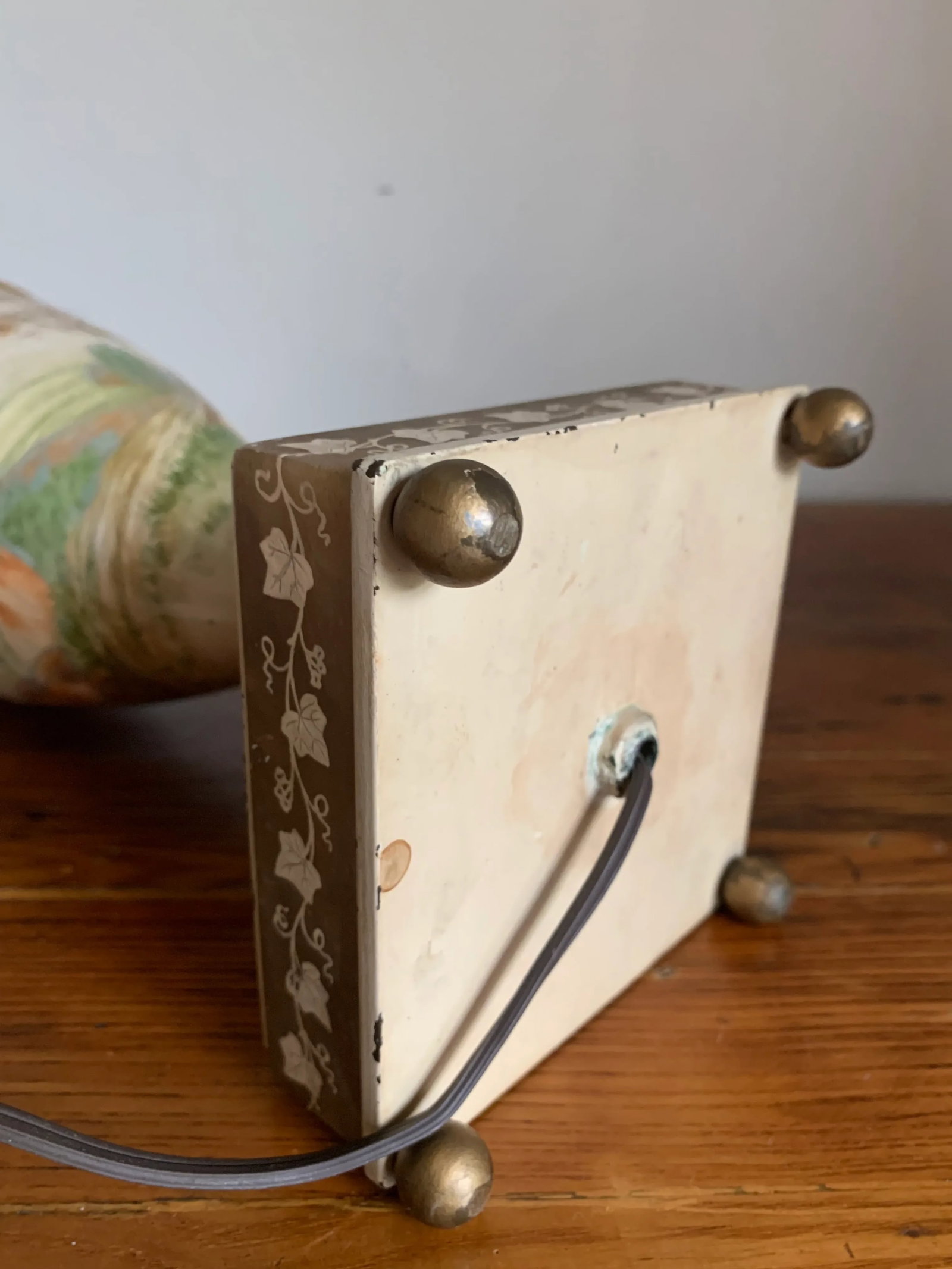Vintage 1930s French Hand Painted Toleware Table Lamp - 9
