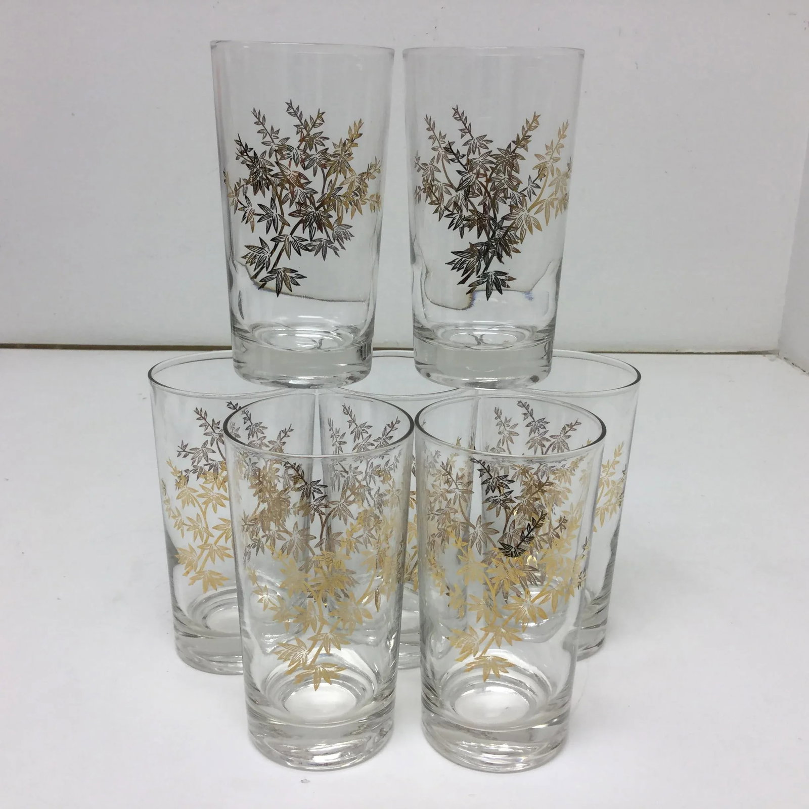 Mid 20th Century Glassware With Gold Bamboo Botanical Design - Set of 7. - 8