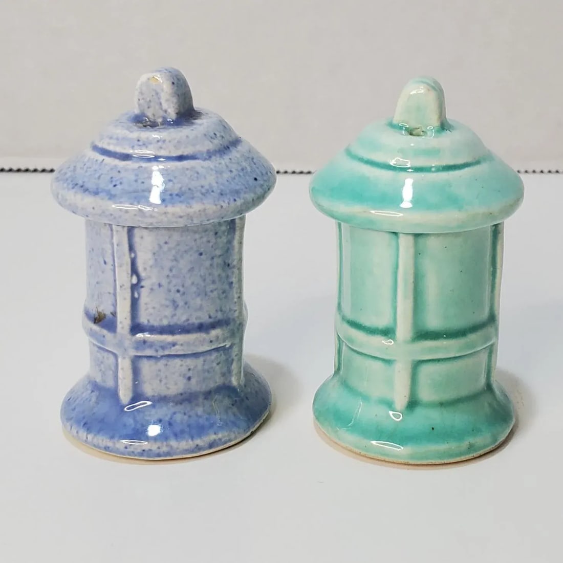 1950s Teal and Periwinkle Ceramic Lantern Salt & Pepper Shakers - 5