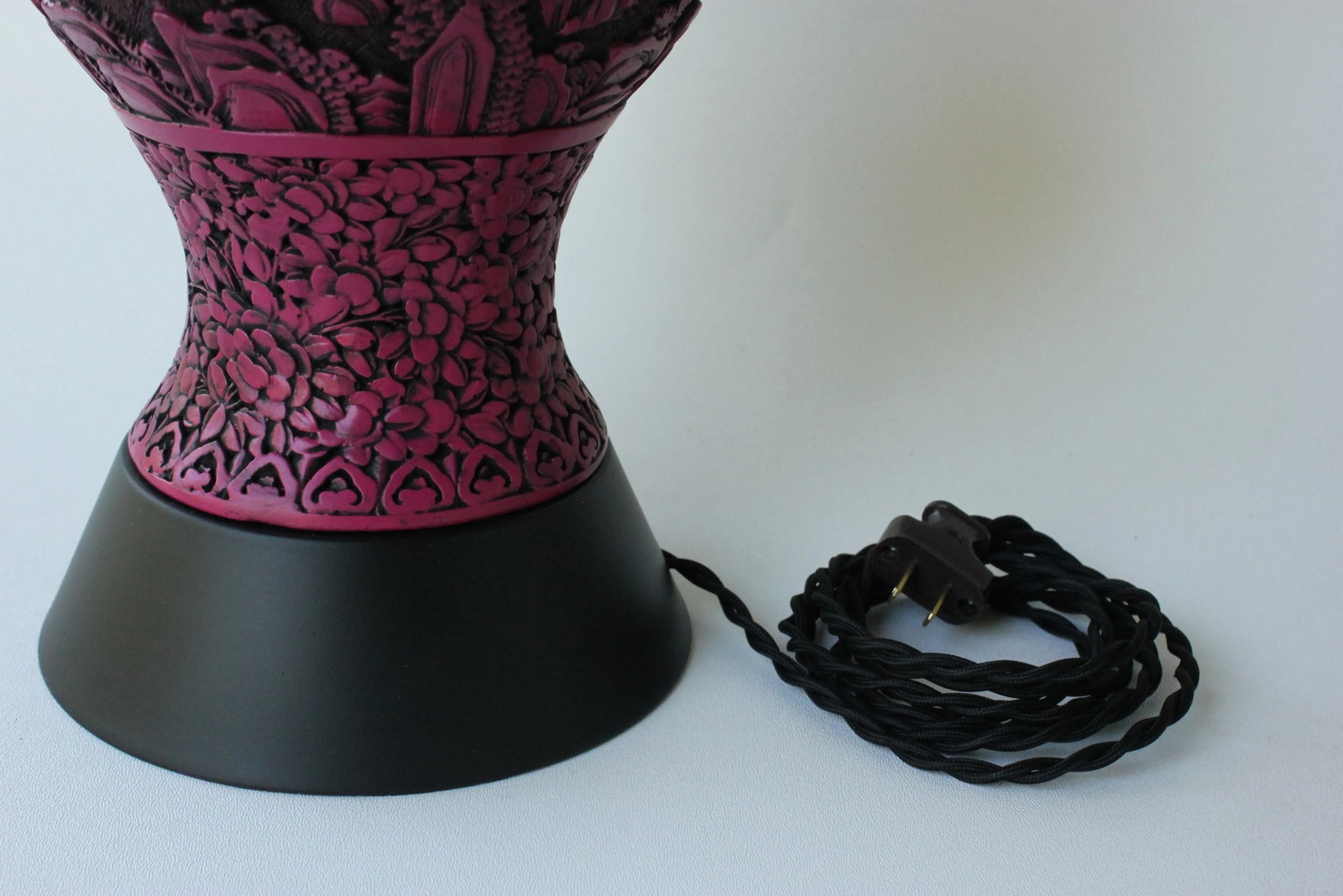 Vintage Cinnabar Style Table Lamp - 4