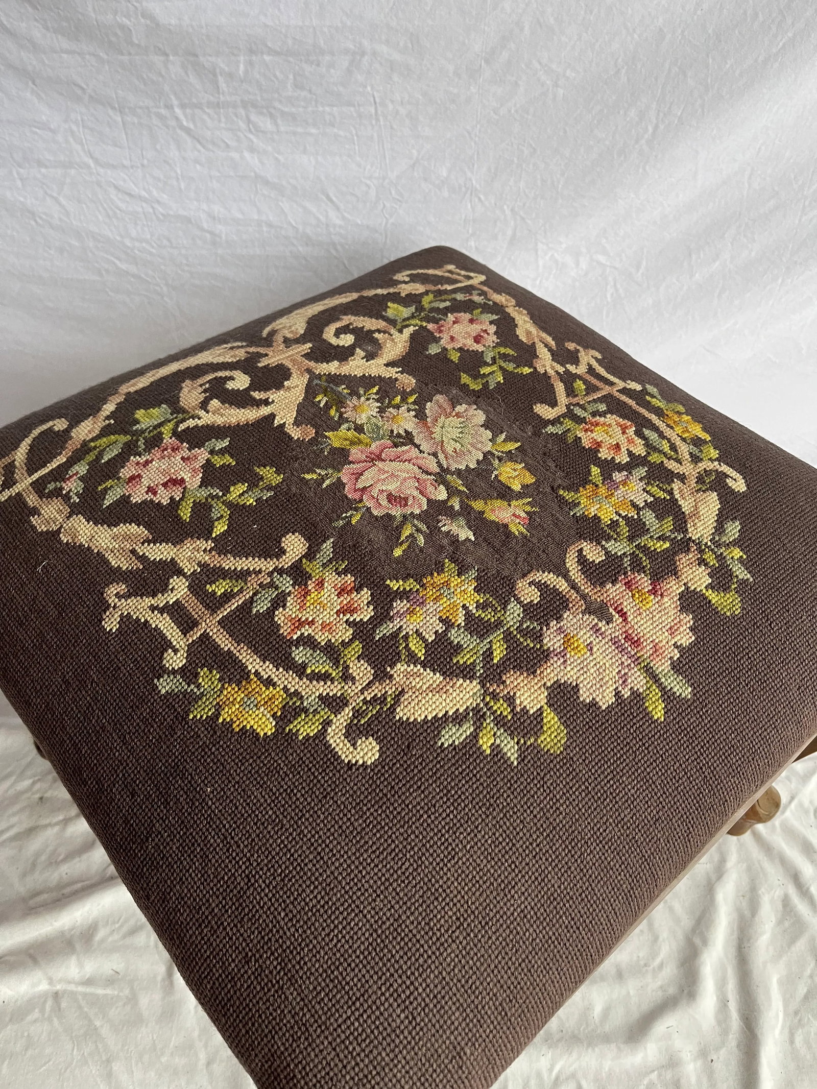 Early 20th Century Victorian Floral Needlepoint Parlor Stool - 3