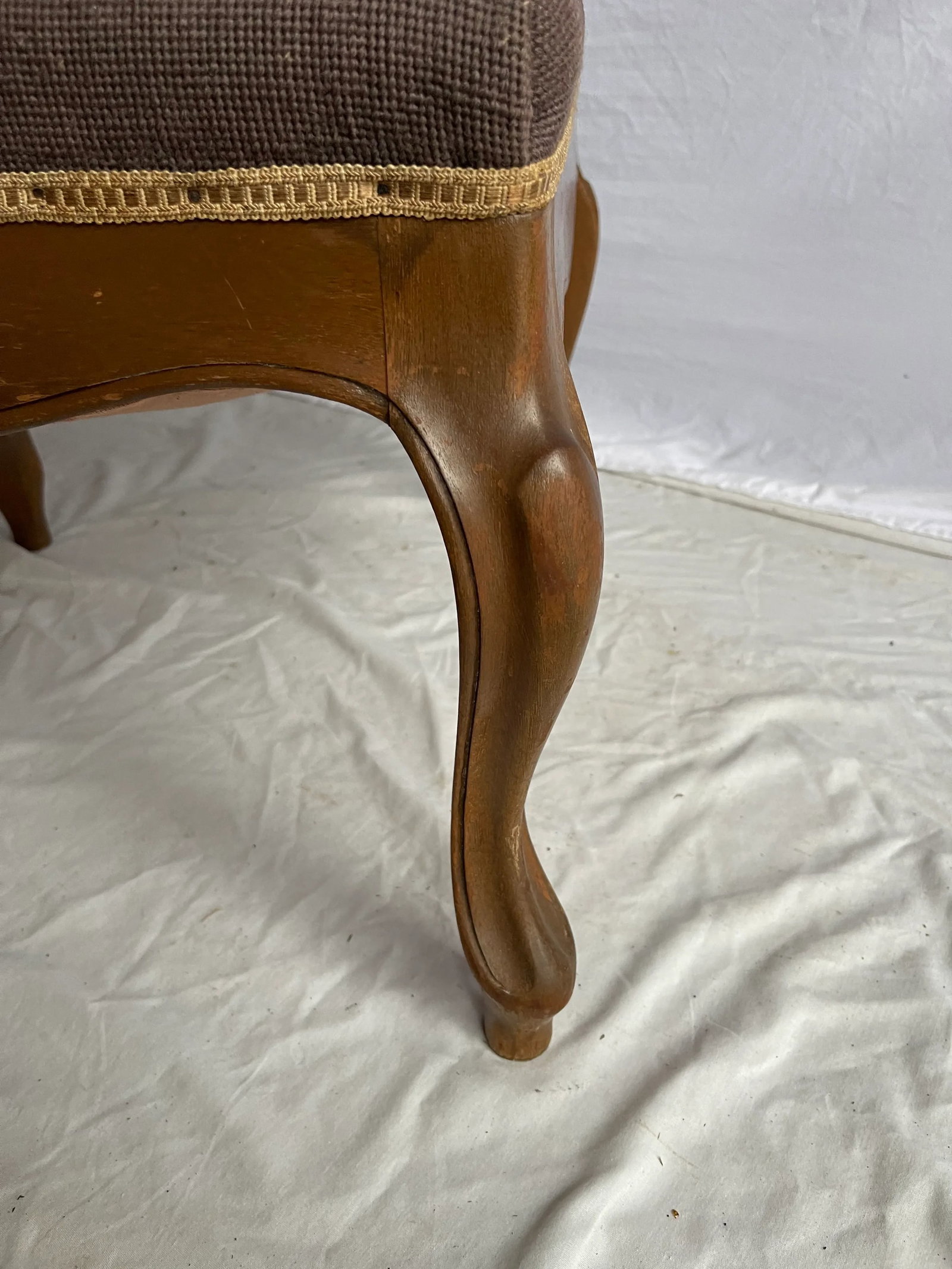 Early 20th Century Victorian Floral Needlepoint Parlor Stool - 6