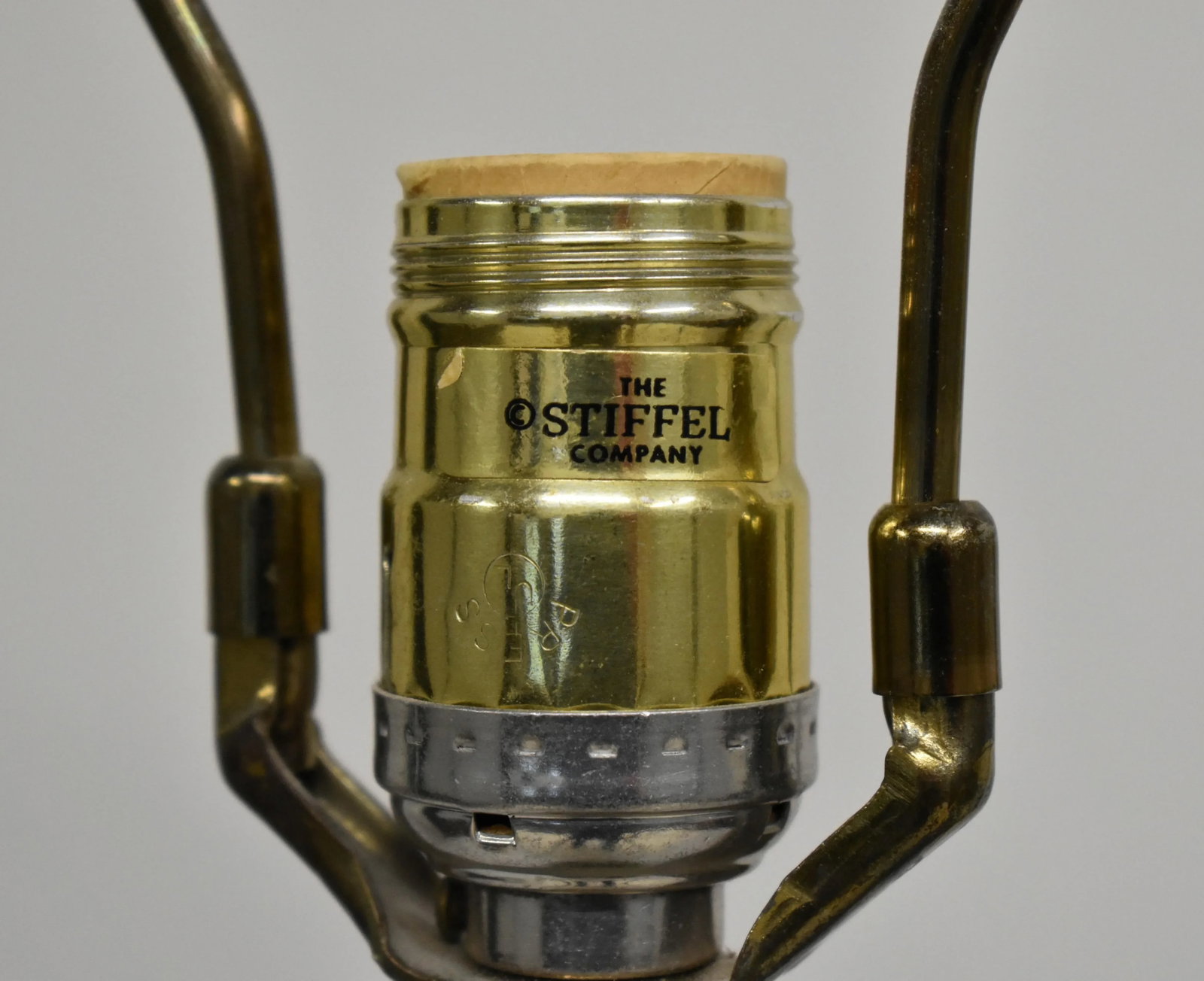 1960's Stiffel Hollywood Regency Gold Brass Acanthus Leaf Detailing Black Enamel Accent Table Lamps - 10