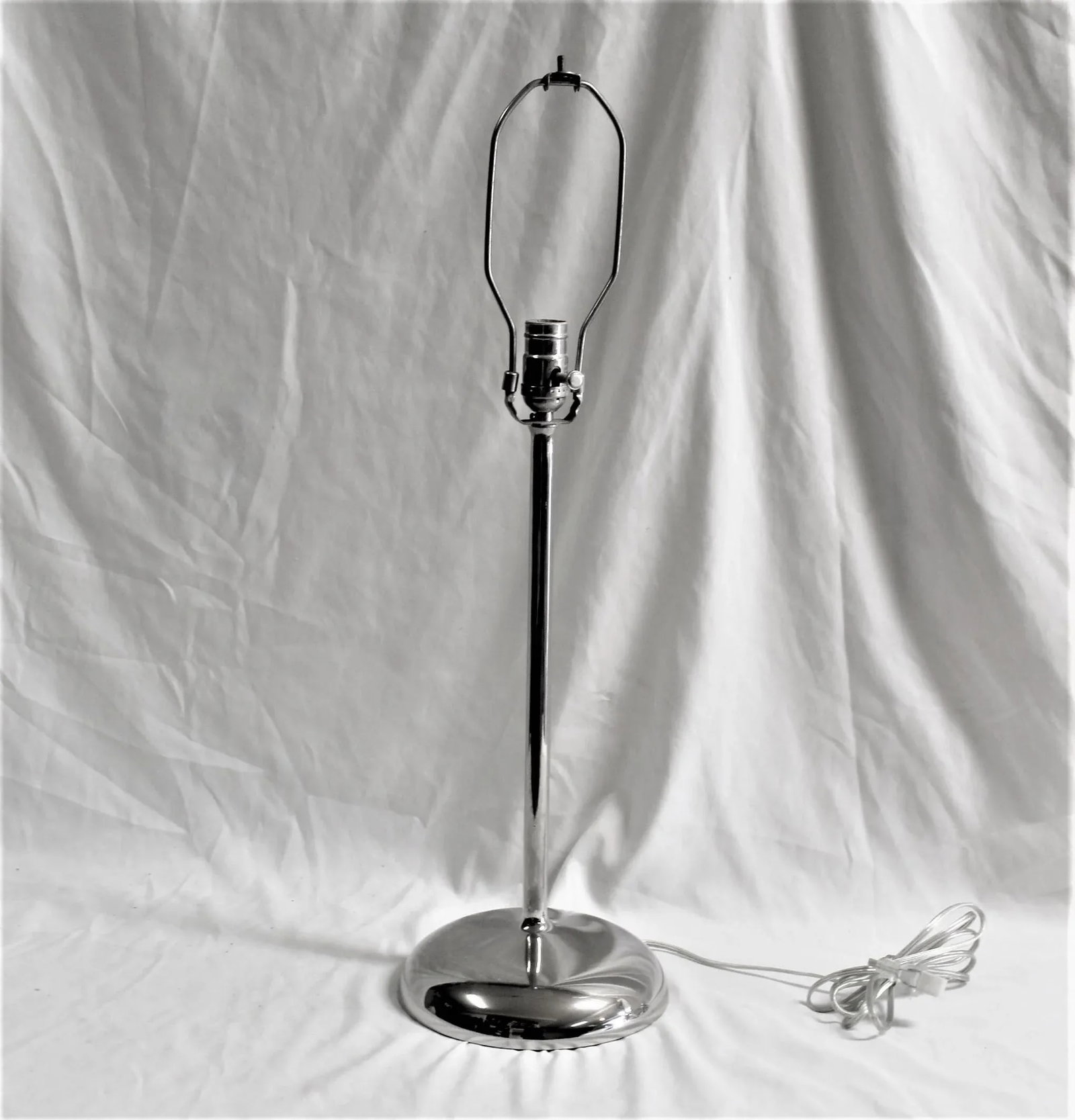 1990s Mid-Century Modern Style Nickel Table Lamp - 7