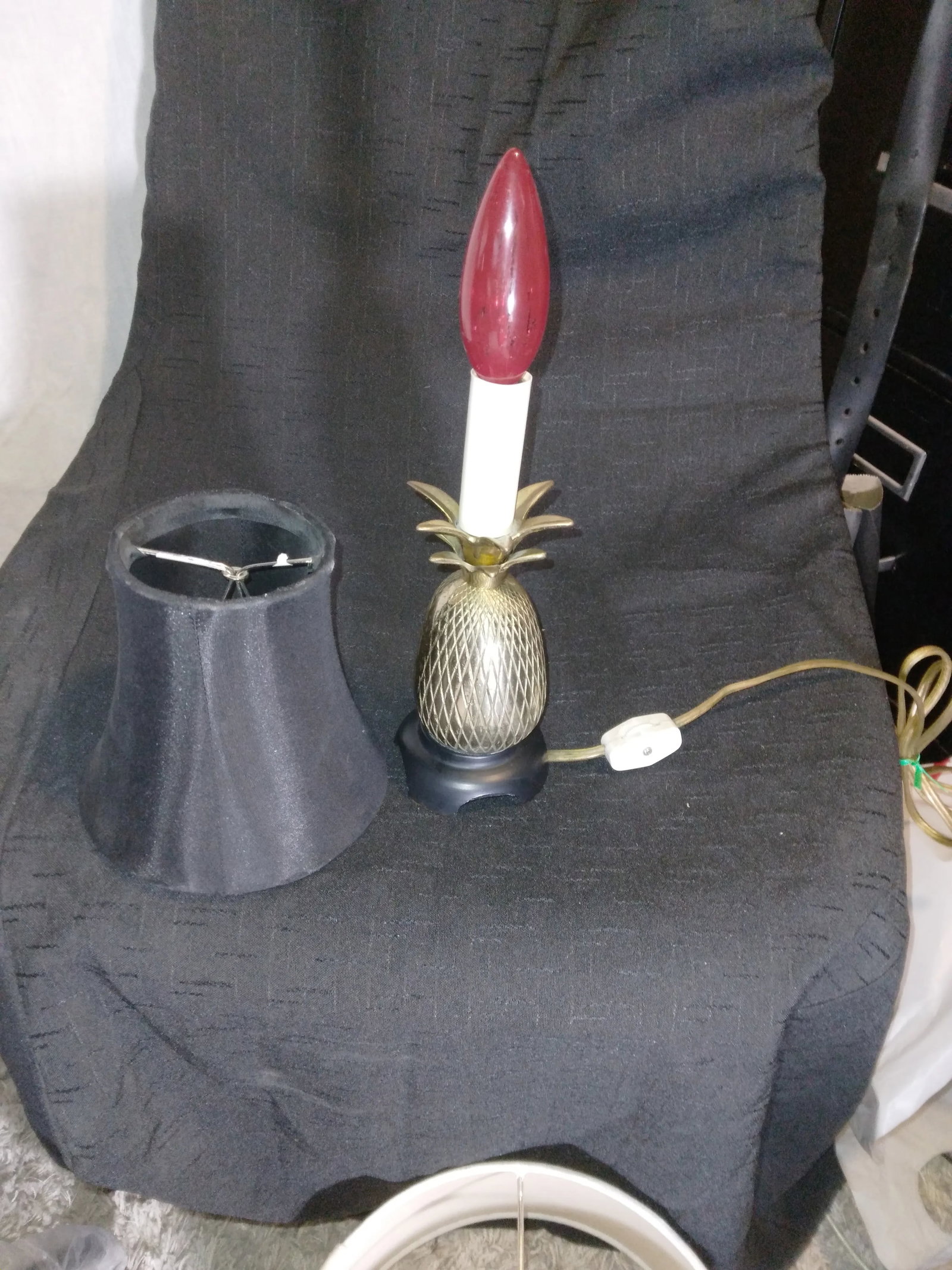 1960s Petite Brass Pineapple Lamp and Shade - 2
