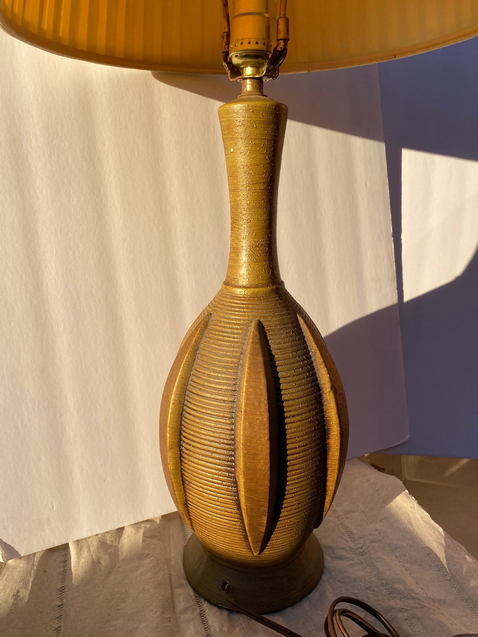Mid-Century Modern Textured Pottery Lamp - 6