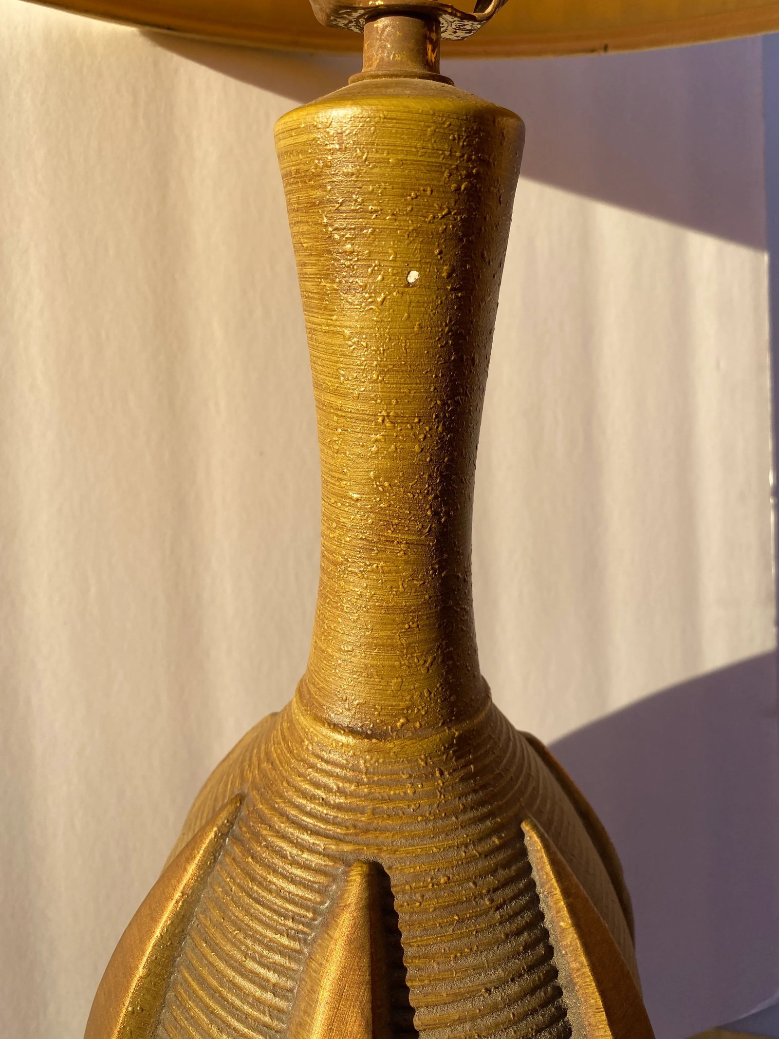 Mid-Century Modern Textured Pottery Lamp - 8