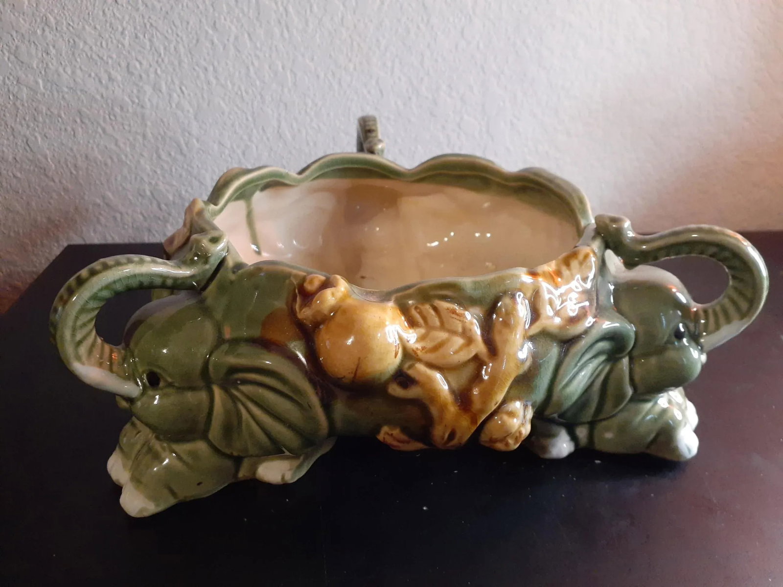 1980s Green Ceramic Art Studio Shallow Planter With 3 Trunk Up Baby Elephants - 2