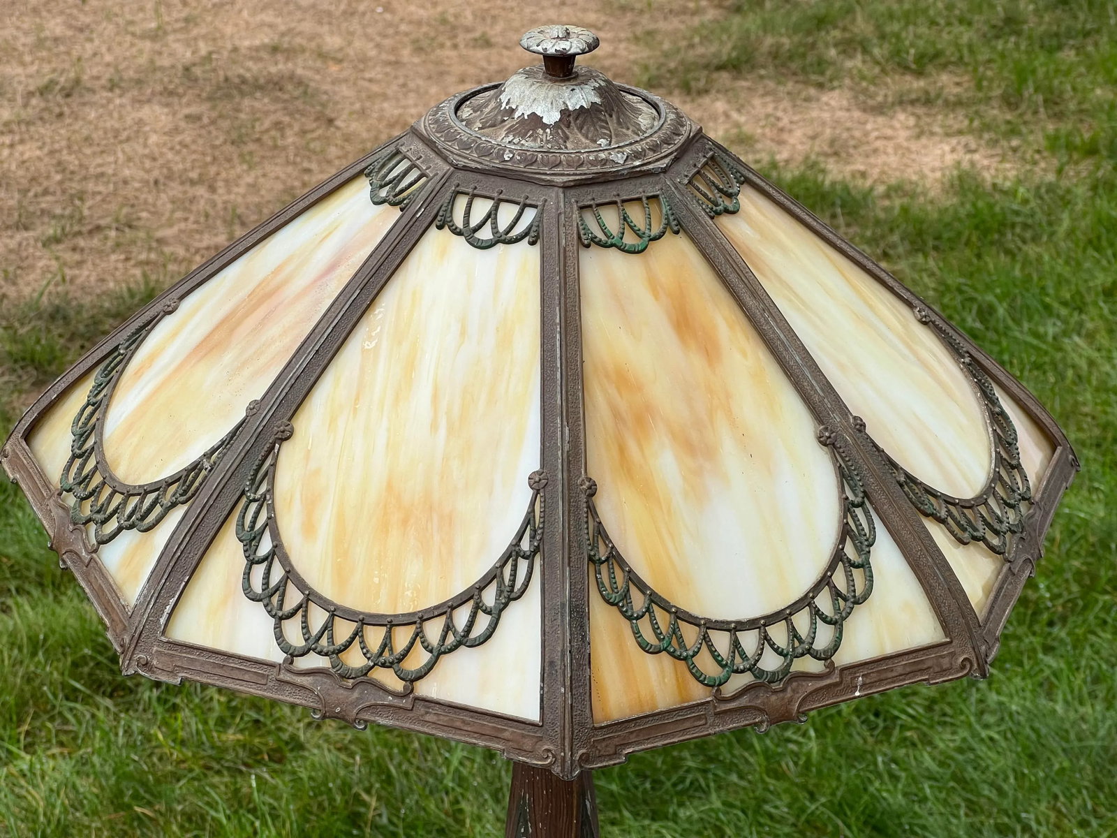 1920s Art Nouveau Caramel Slag Glass Lamp - 3