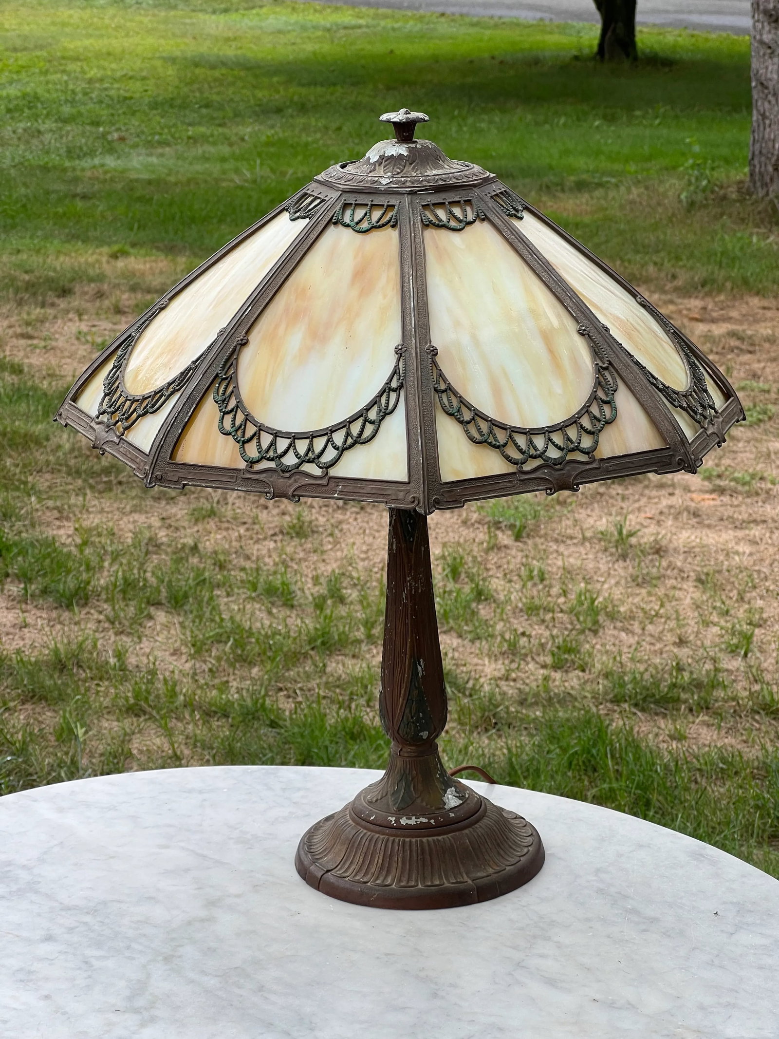 1920s Art Nouveau Caramel Slag Glass Lamp - 4