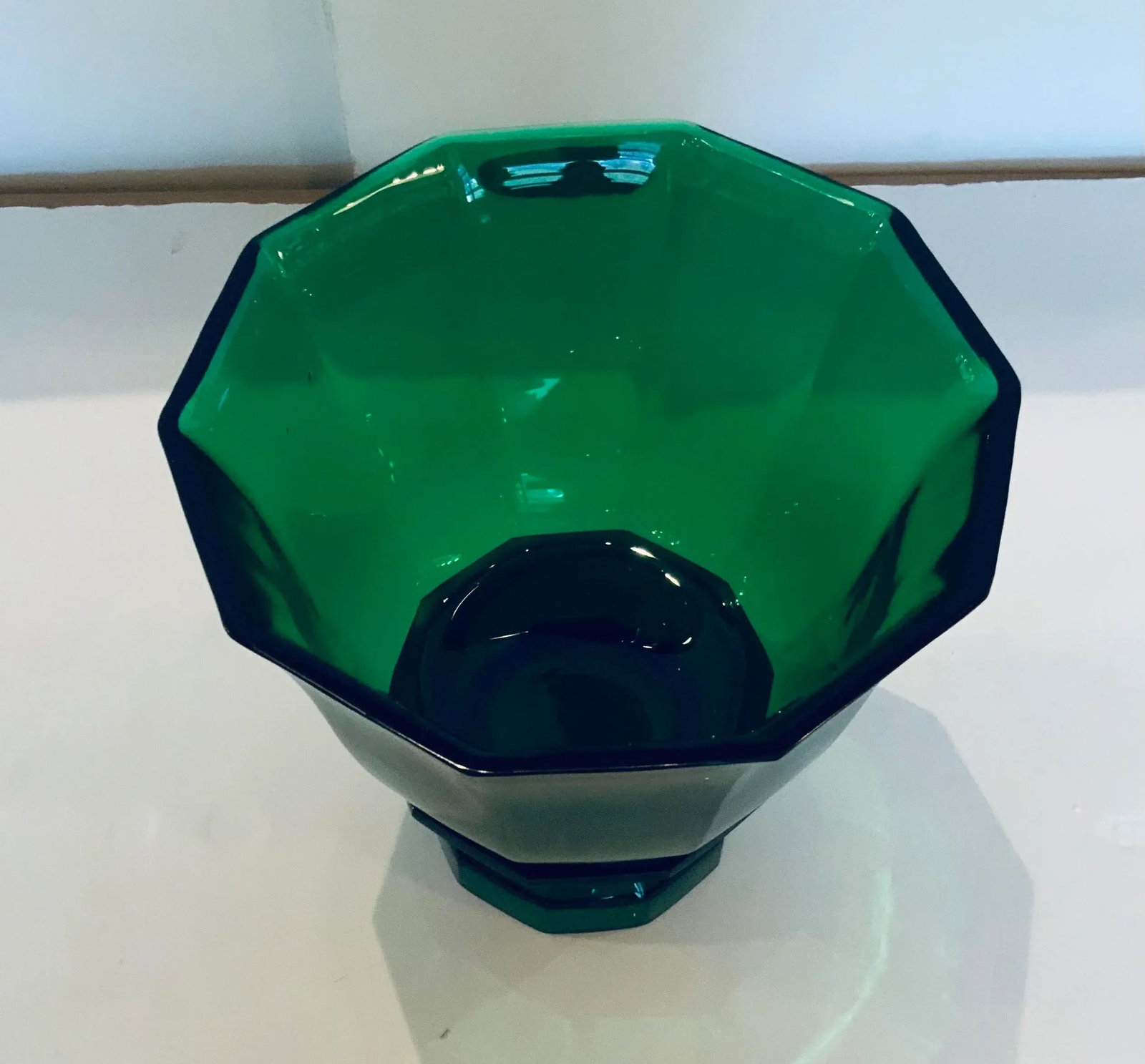 Modern Emerald Green Faceted Glass Vase - 3