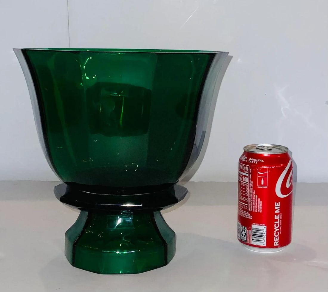 Modern Emerald Green Faceted Glass Vase - 4