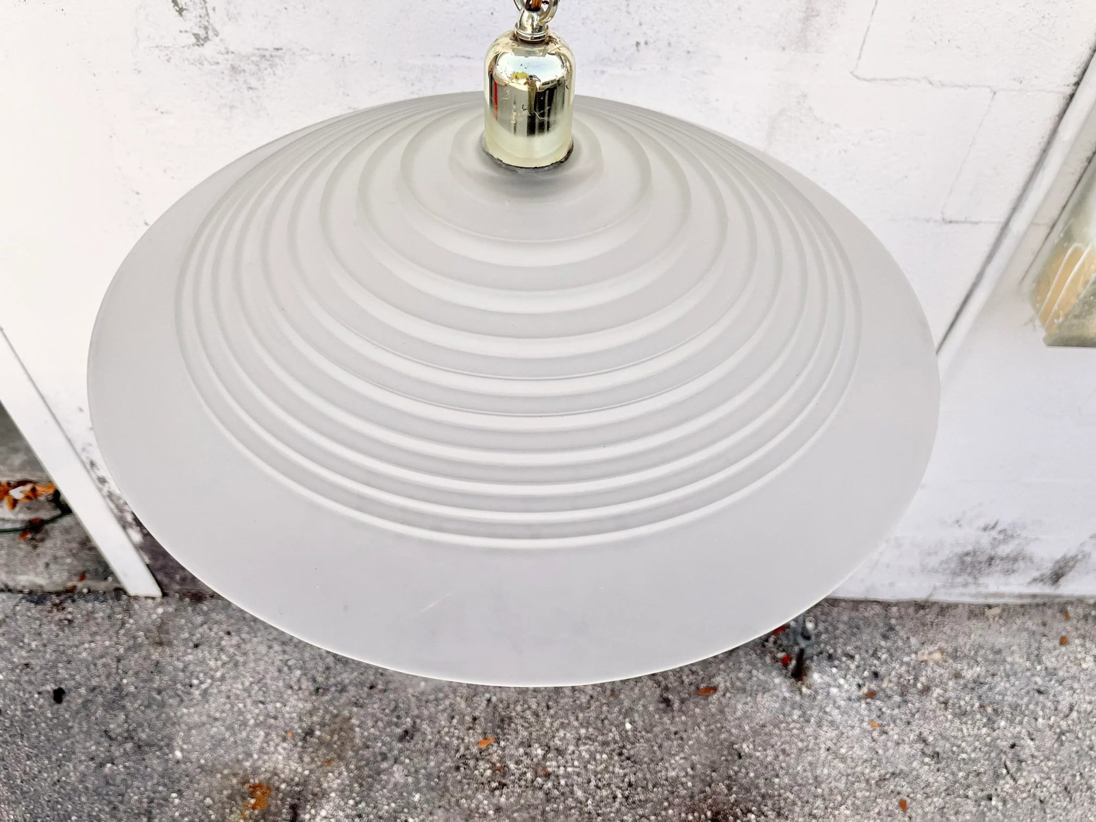 Large Vintage Mid Century Modern Ribbed Glass Ceiling Pendant. - 6